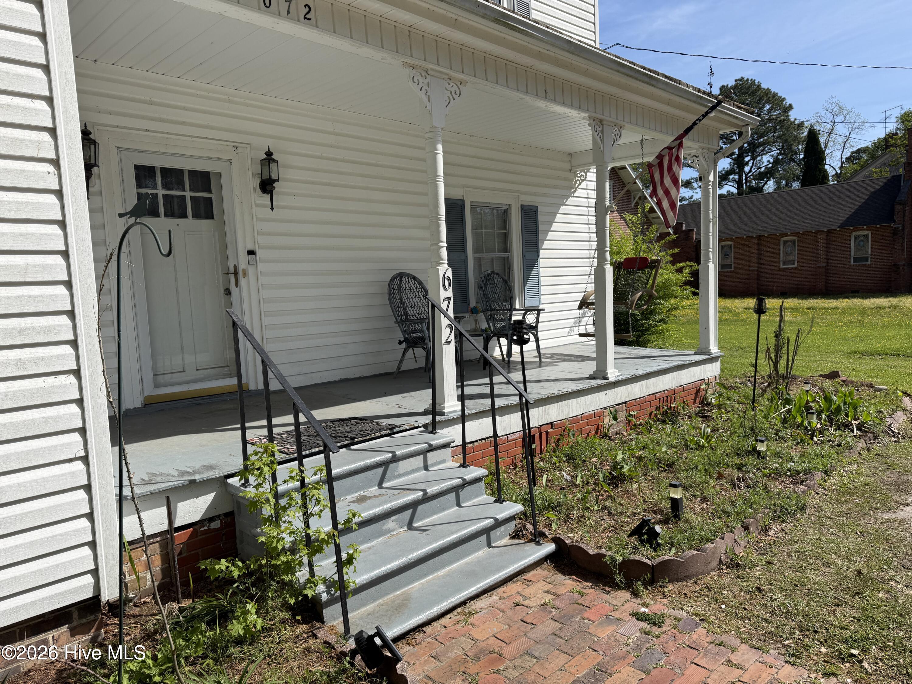 672 Main Street Property Photo 4