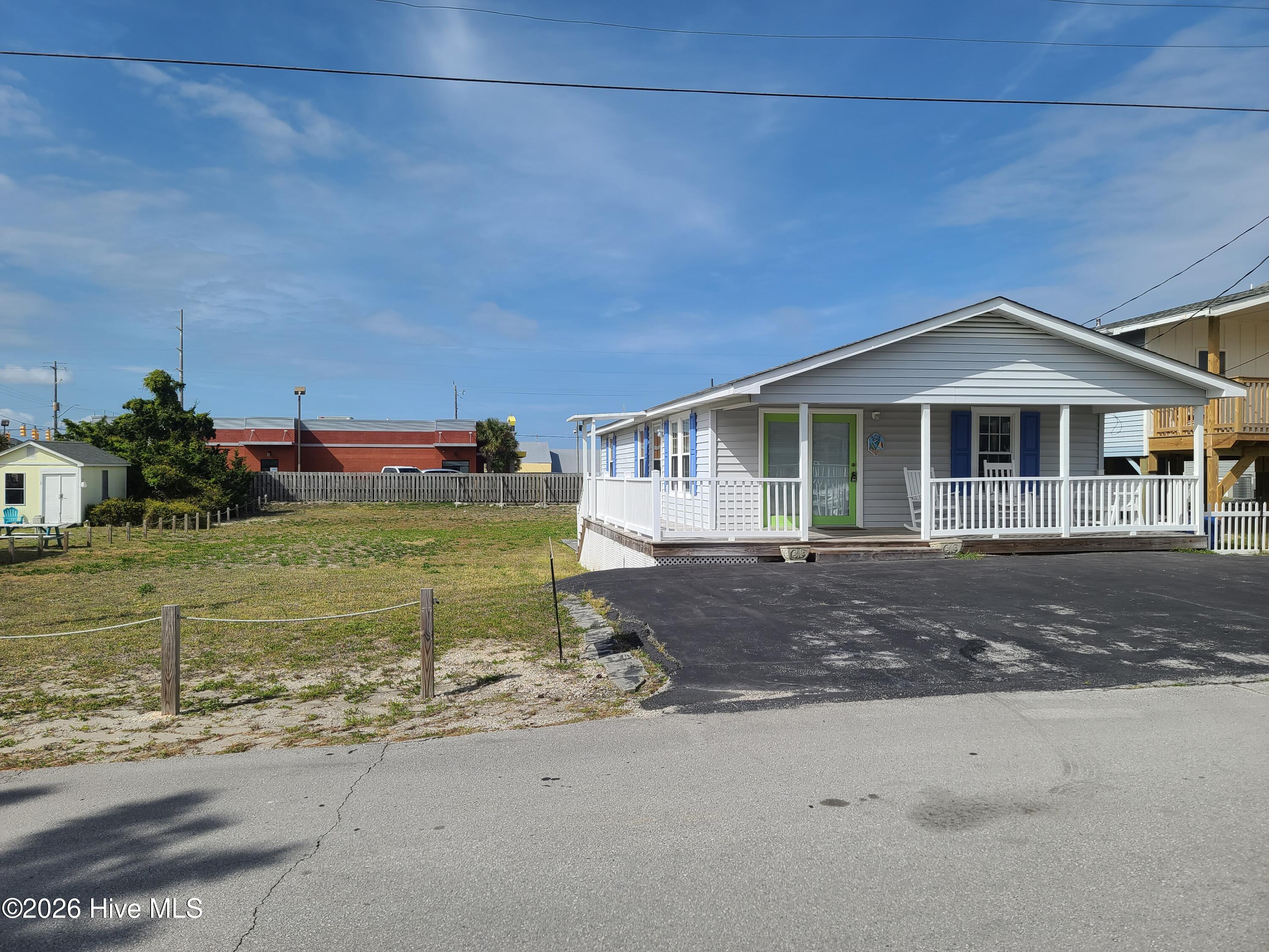 308 W Bogue Boulevard Property Photo 1