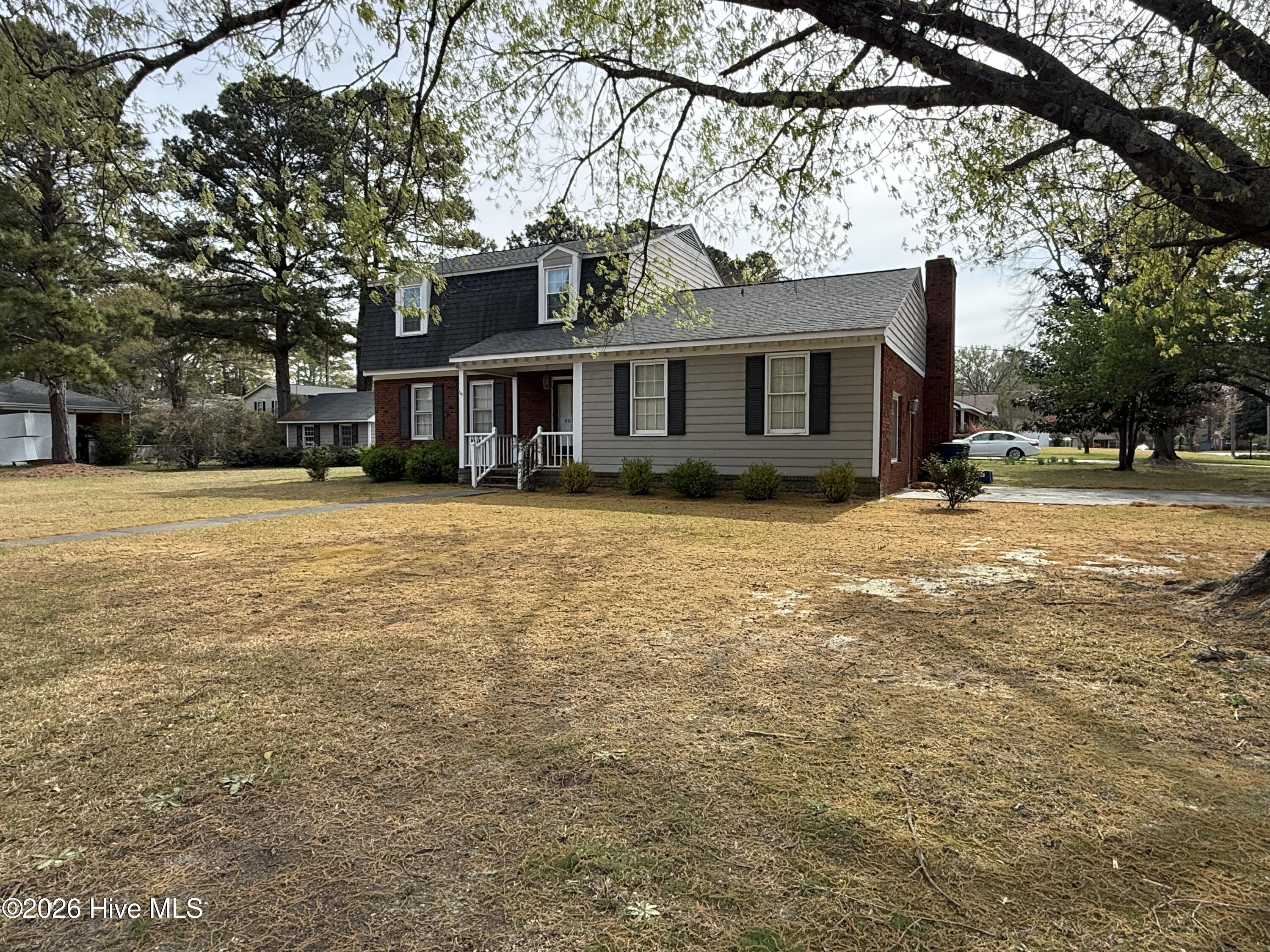 907 Chestnut Drive Property Photo 3