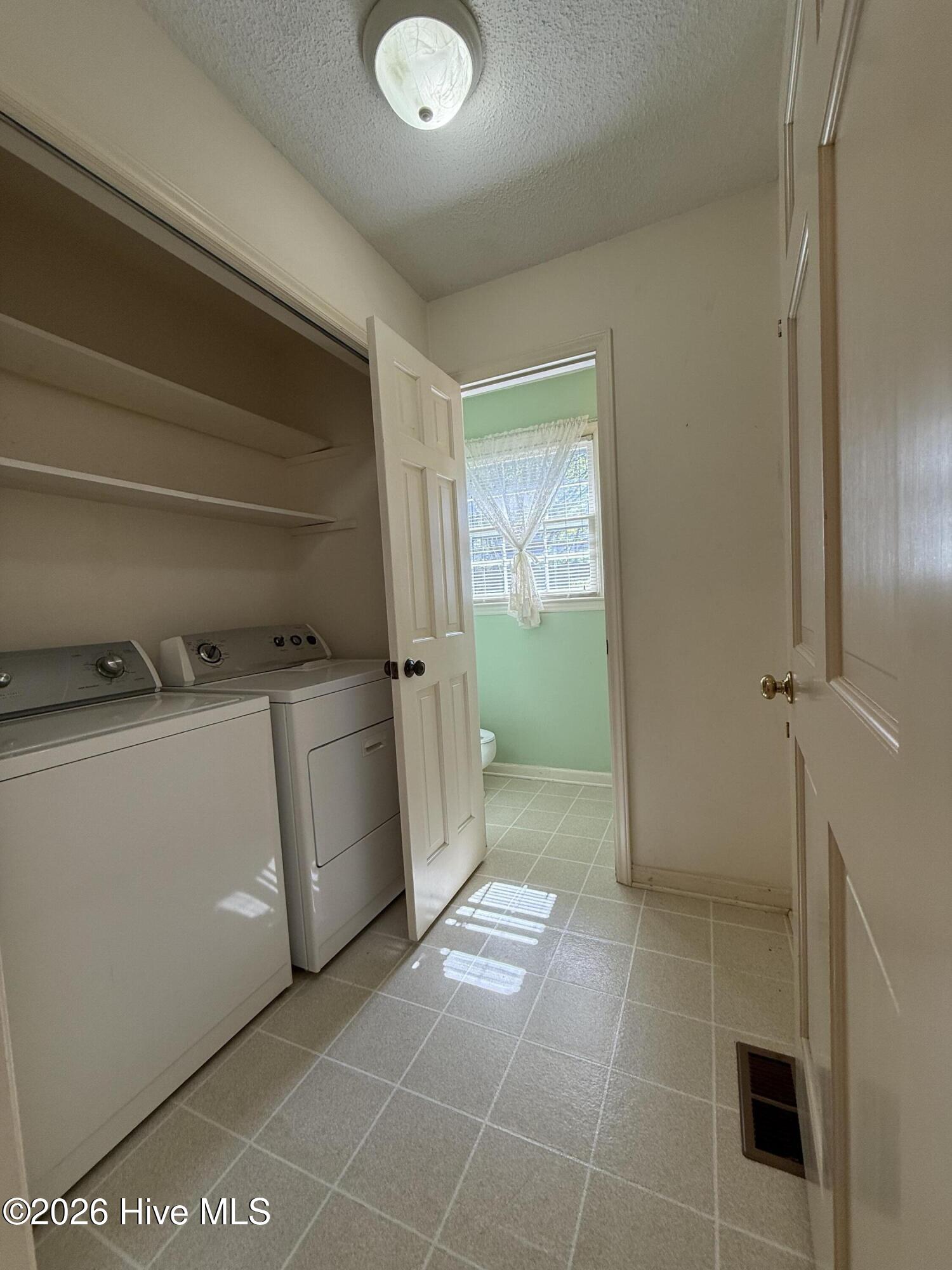 907 Chestnut Drive Property Photo 23