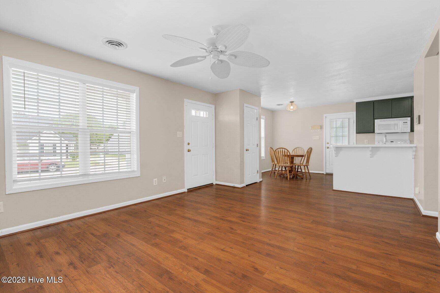 4721 Honeysuckle Lane Property Photo 4