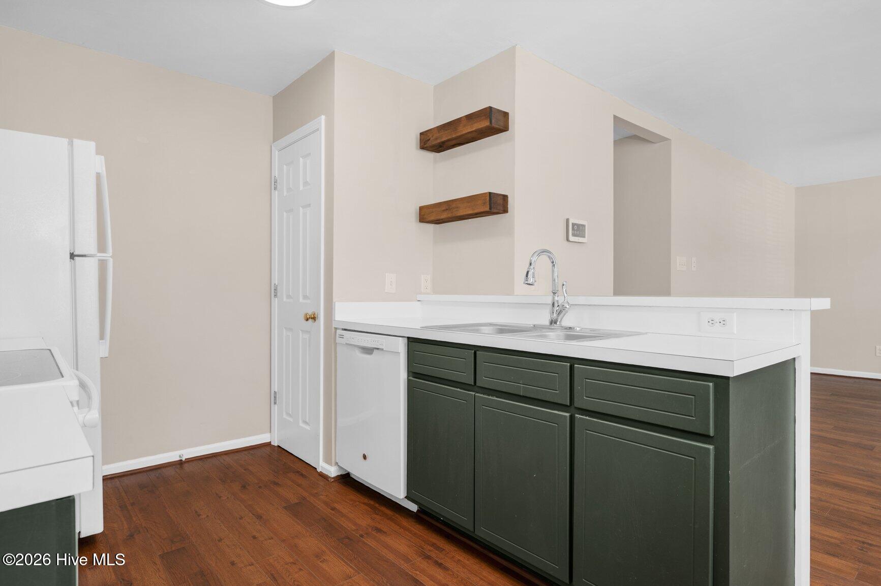 4721 Honeysuckle Lane Property Photo 6