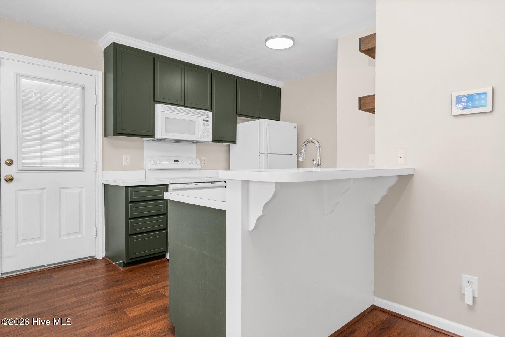 4721 Honeysuckle Lane Property Photo 7