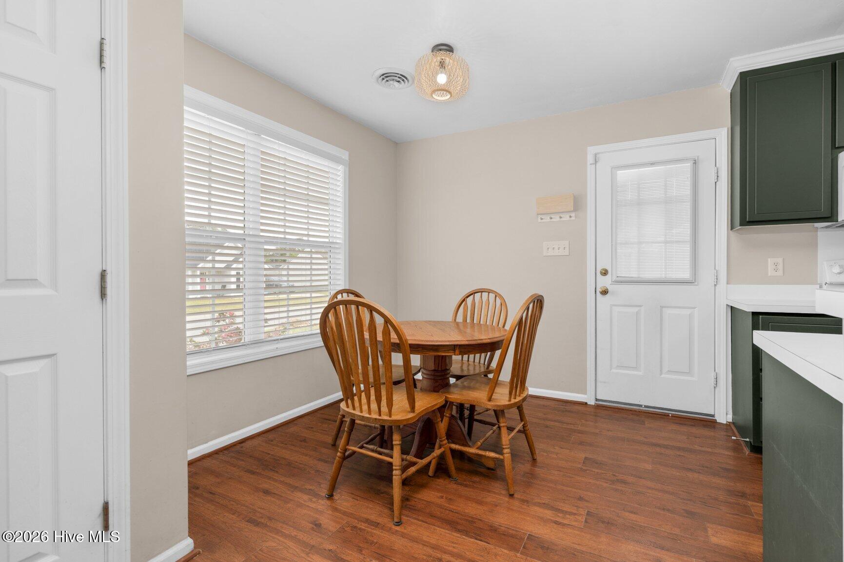 4721 Honeysuckle Lane Property Photo 9