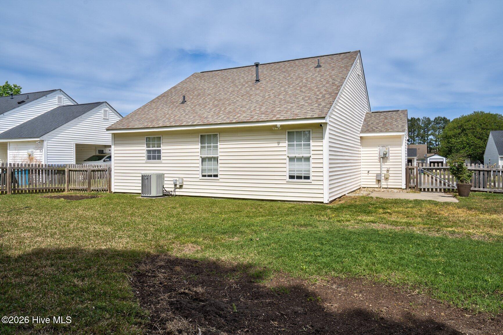 4721 Honeysuckle Lane Property Photo 24
