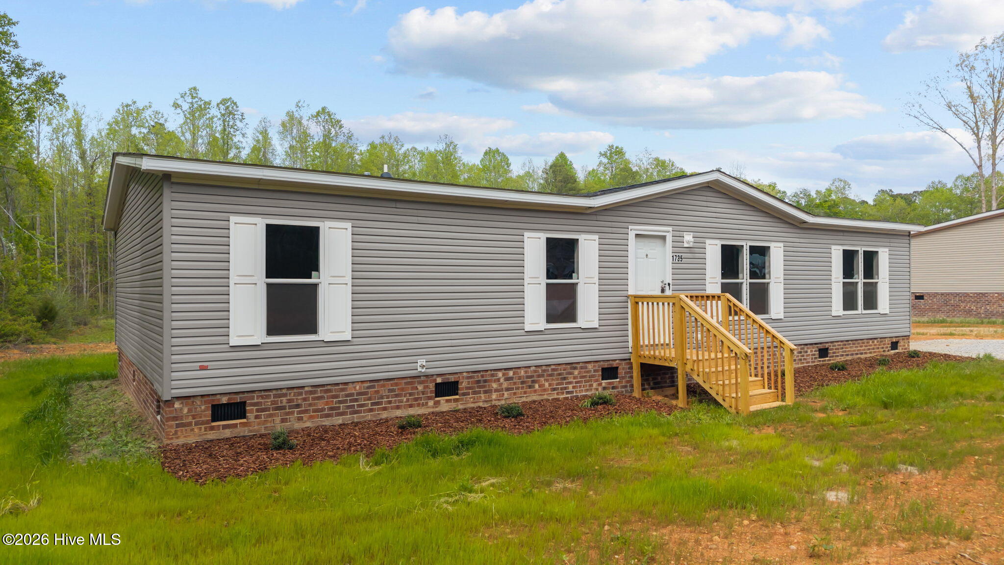 1735 Lynch Road Property Photo 2