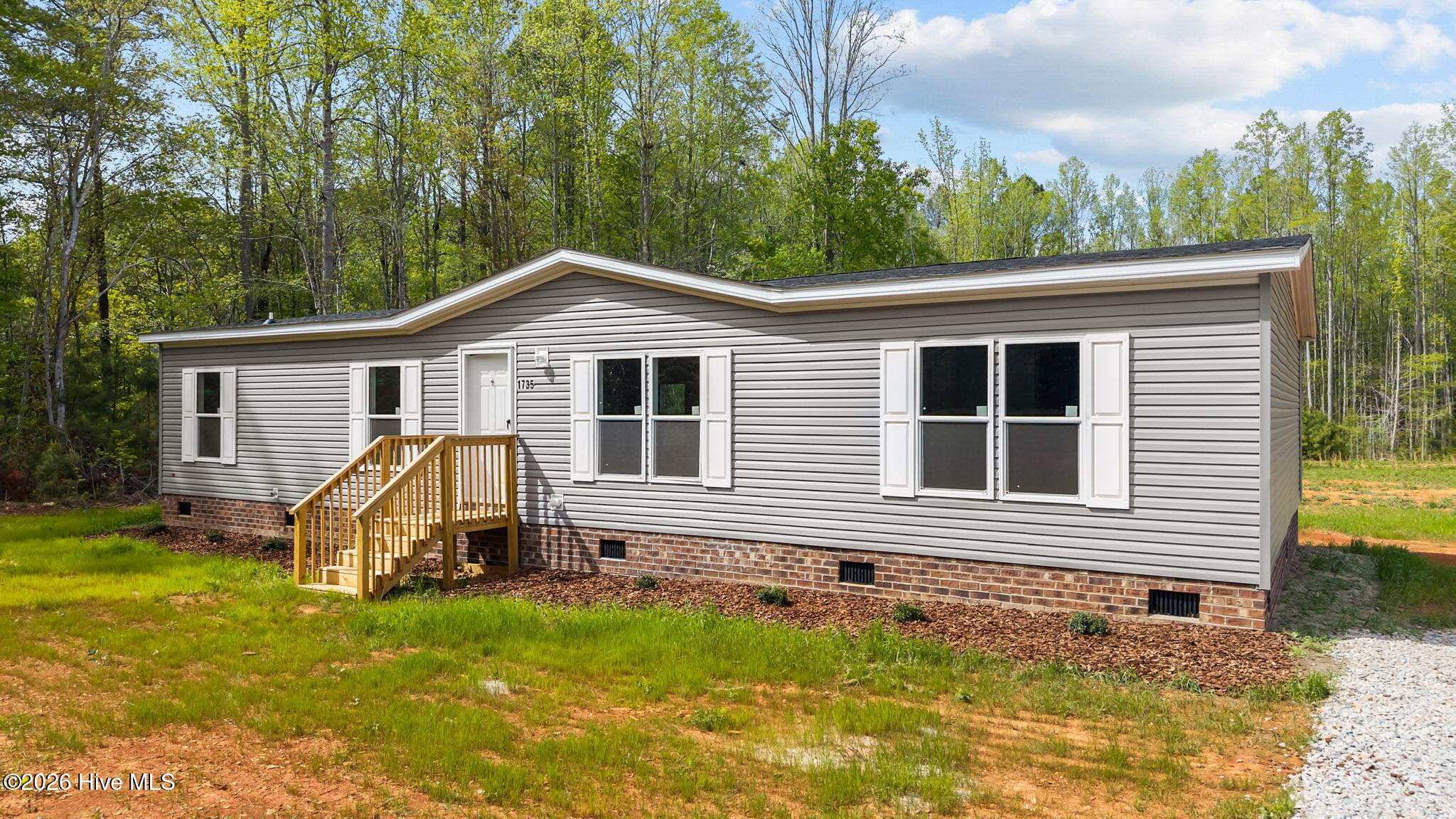 1735 Lynch Road Property Photo 3