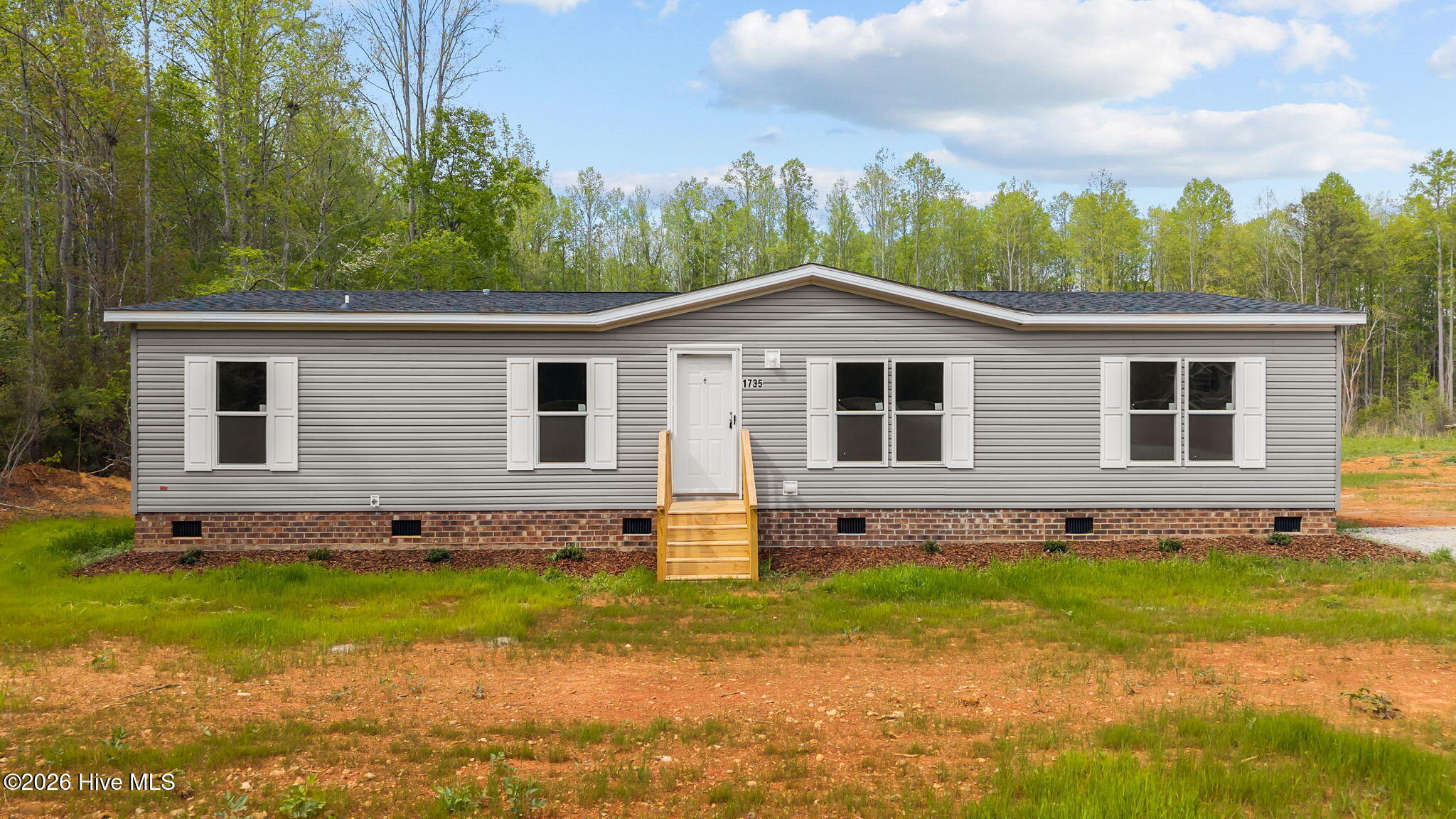 1735 Lynch Road Property Photo 4