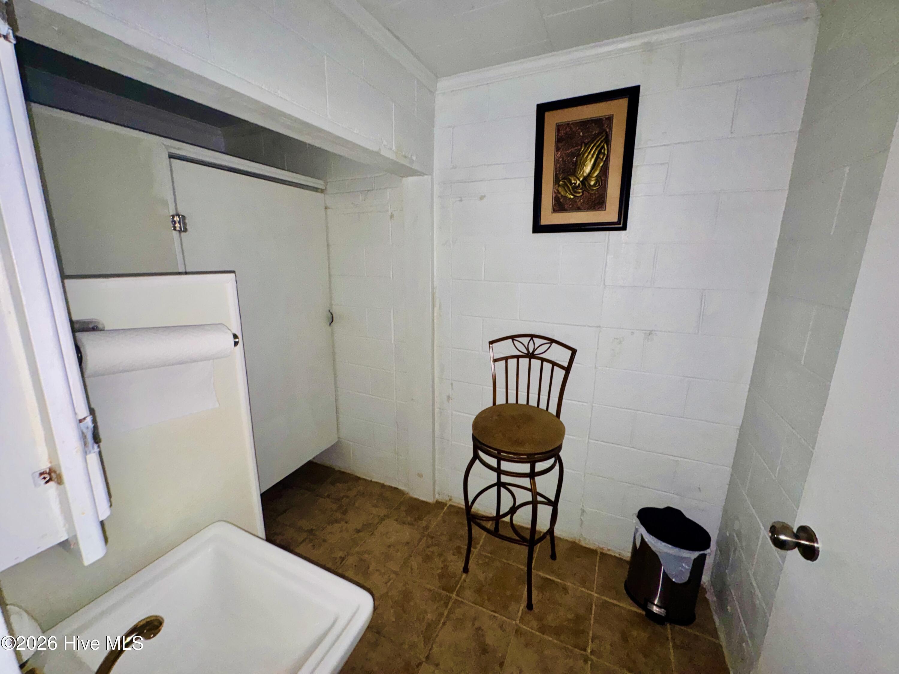 1040 Us 13-17s Property Photo 4