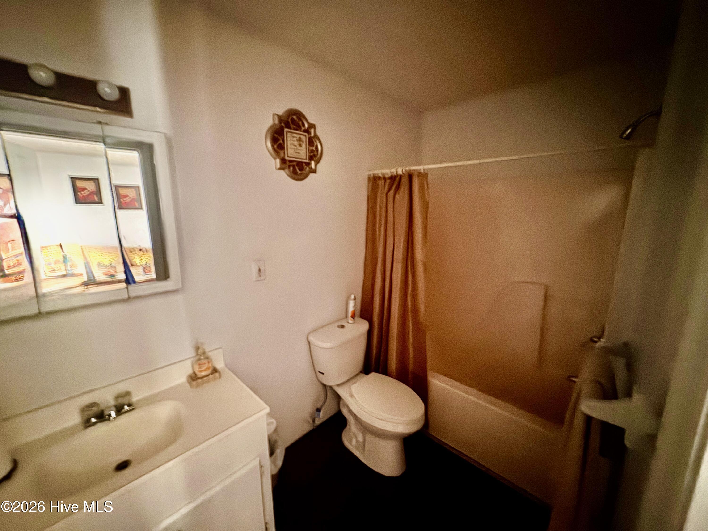 1040 Us 13-17s Property Photo 12
