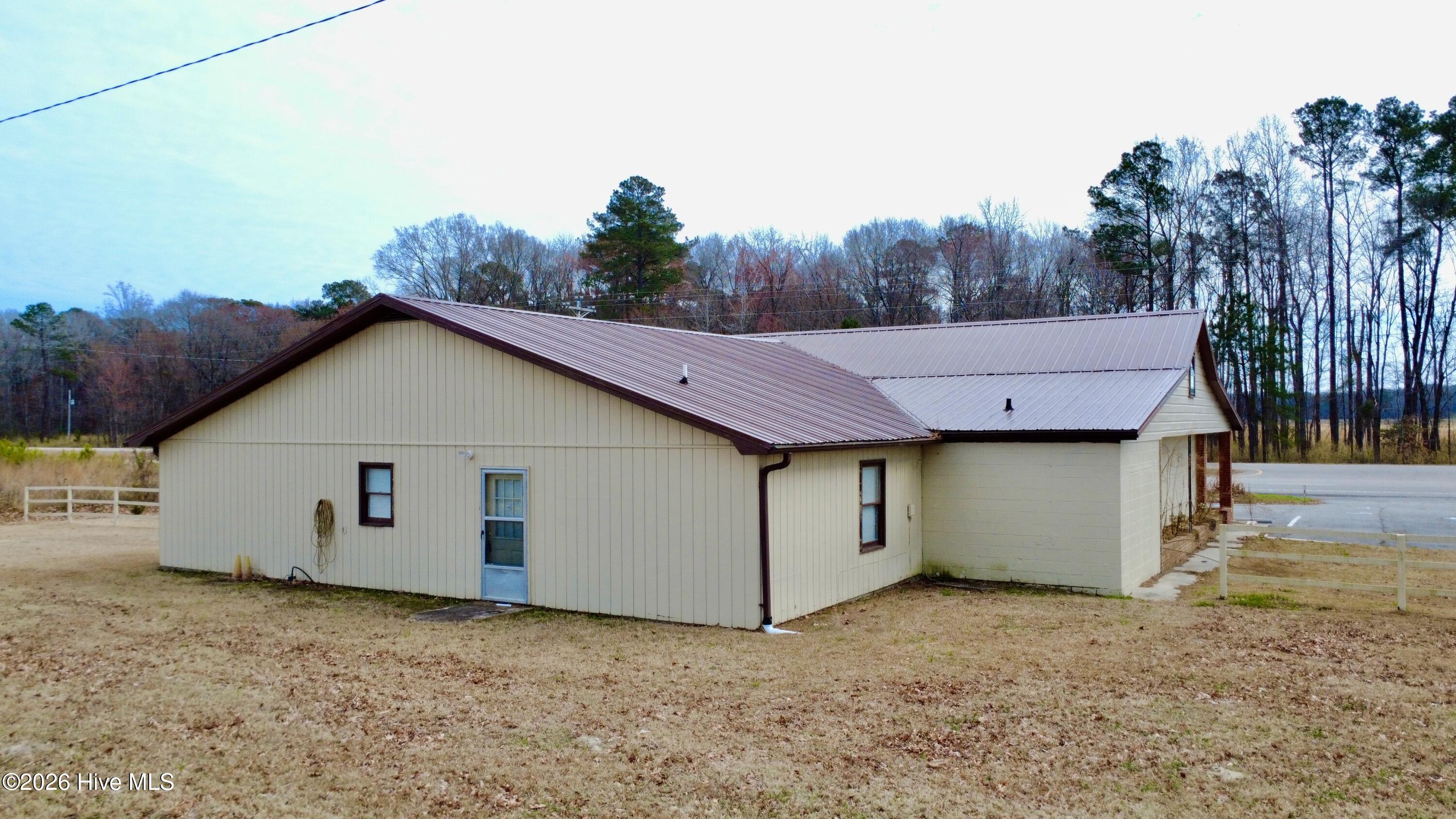 1040 Us 13-17s Property Photo 17