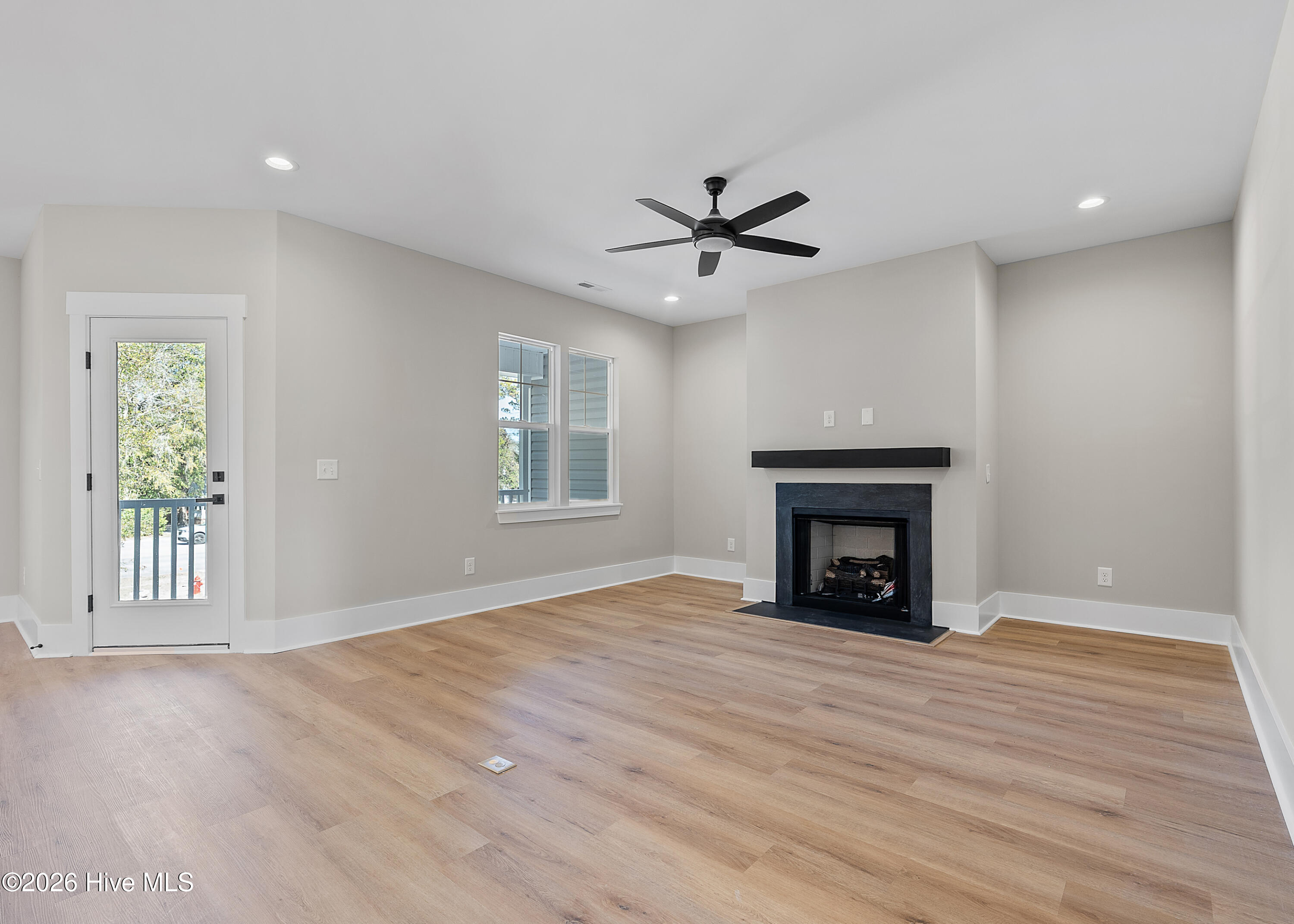 4926 Oleander Drive Unit B Property Photo 4