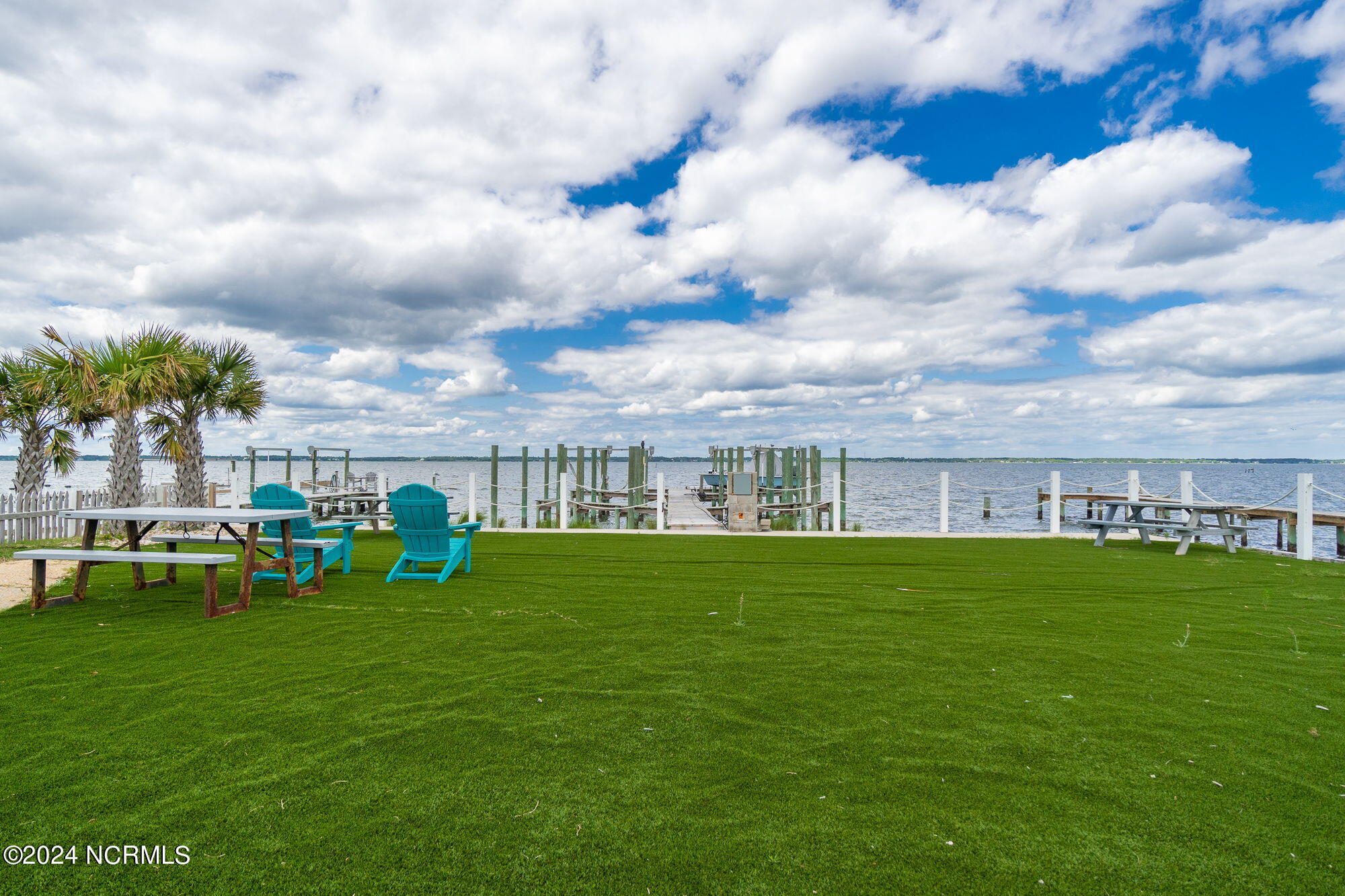 1096 Salter Path Road Property Photo 18