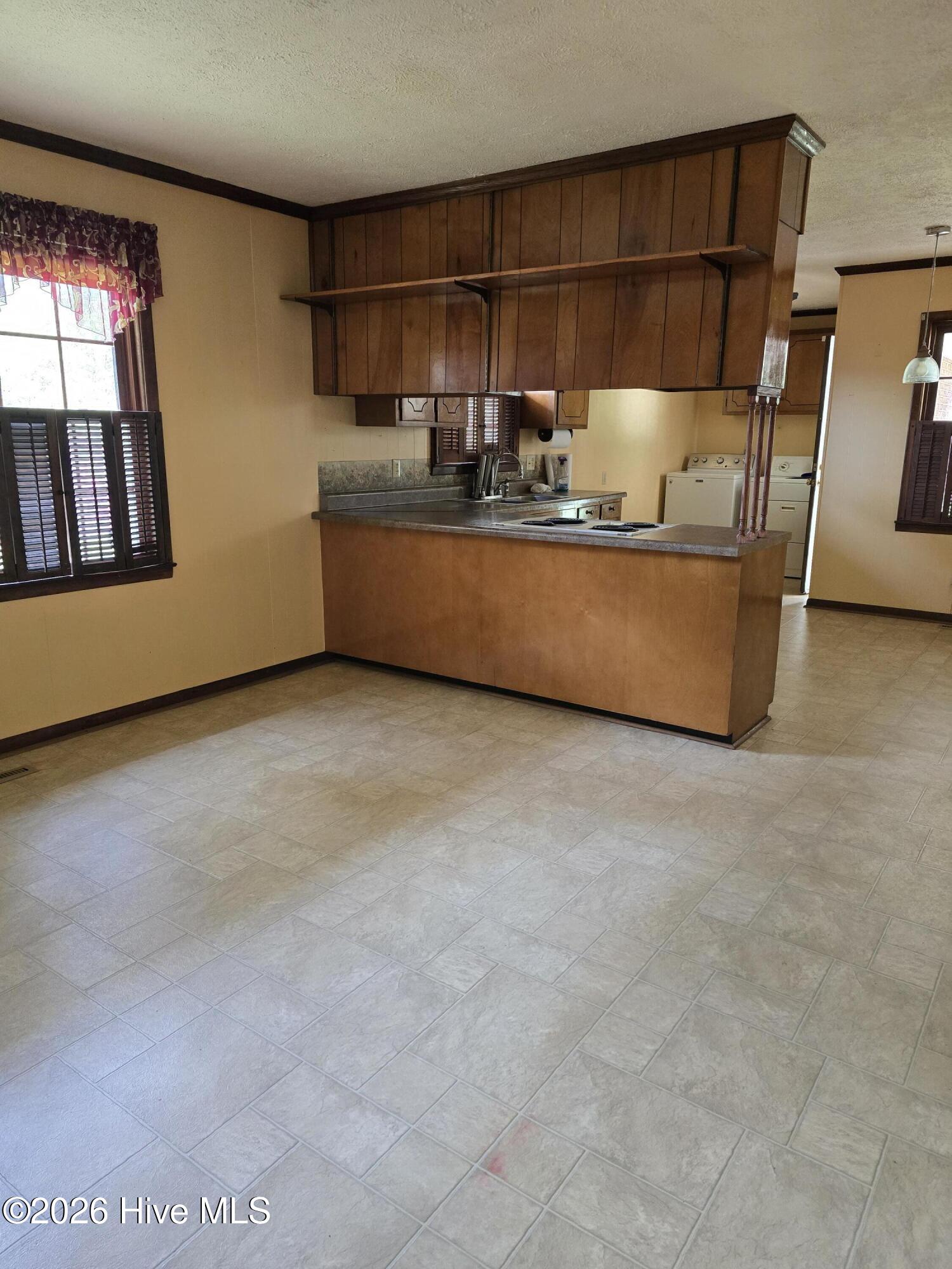 346 Pinecrest Drive Property Photo 3