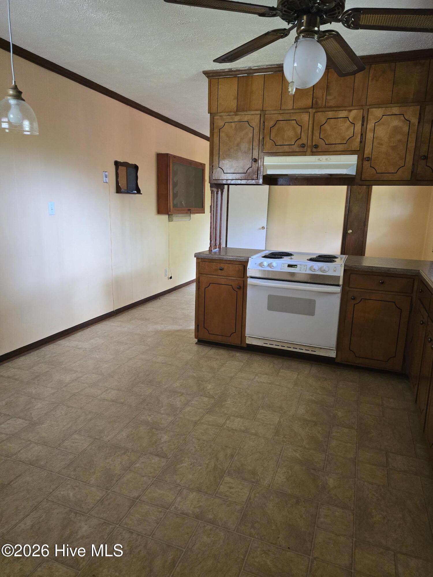 346 Pinecrest Drive Property Photo 4