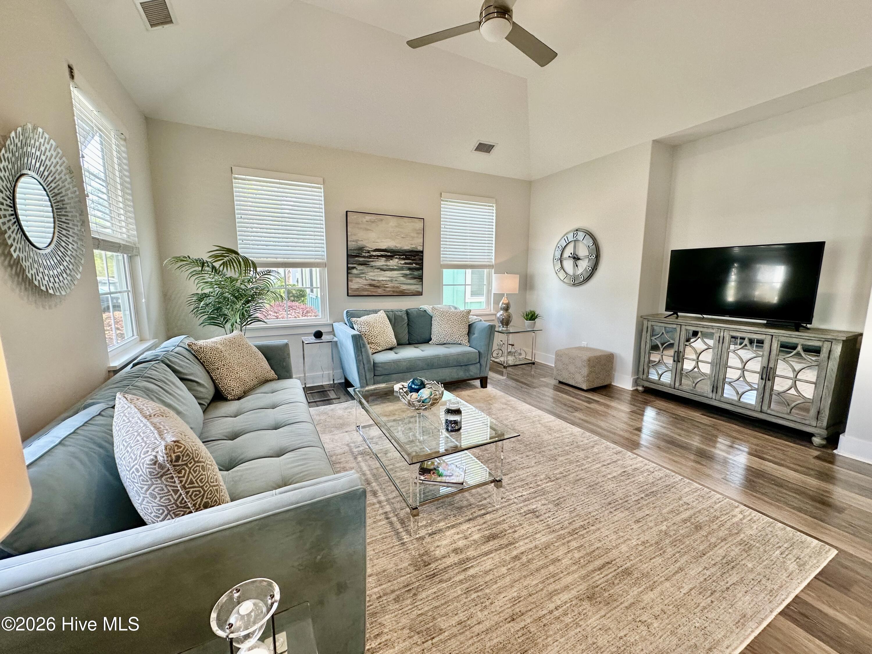 1351 Albacore Loop Property Photo 5
