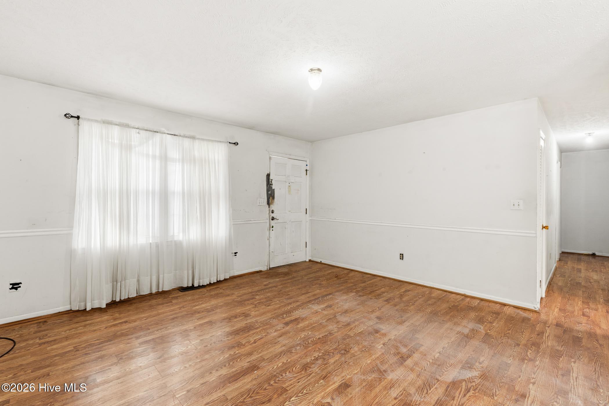 1200 Oak Avenue Property Photo 4