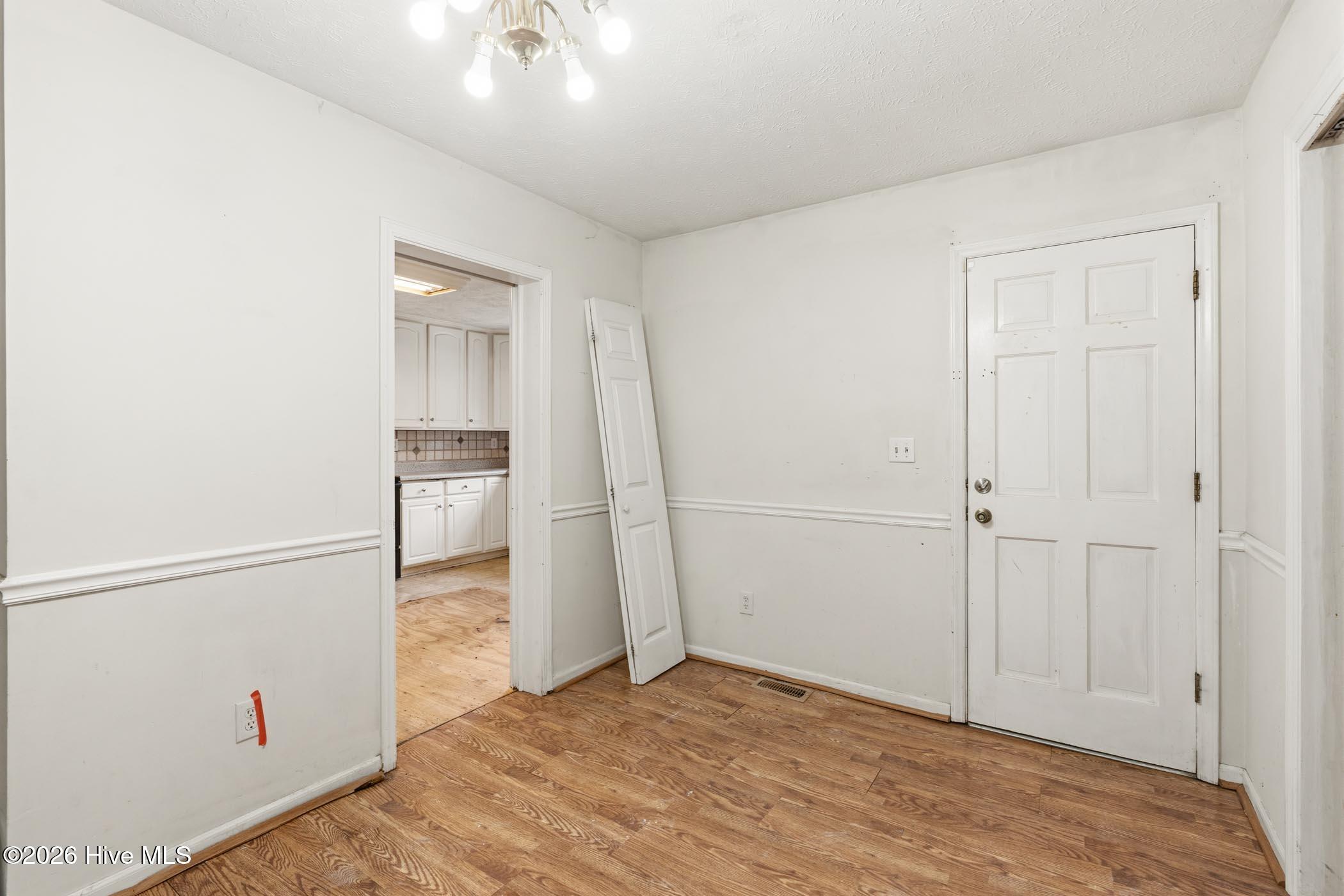 1200 Oak Avenue Property Photo 8