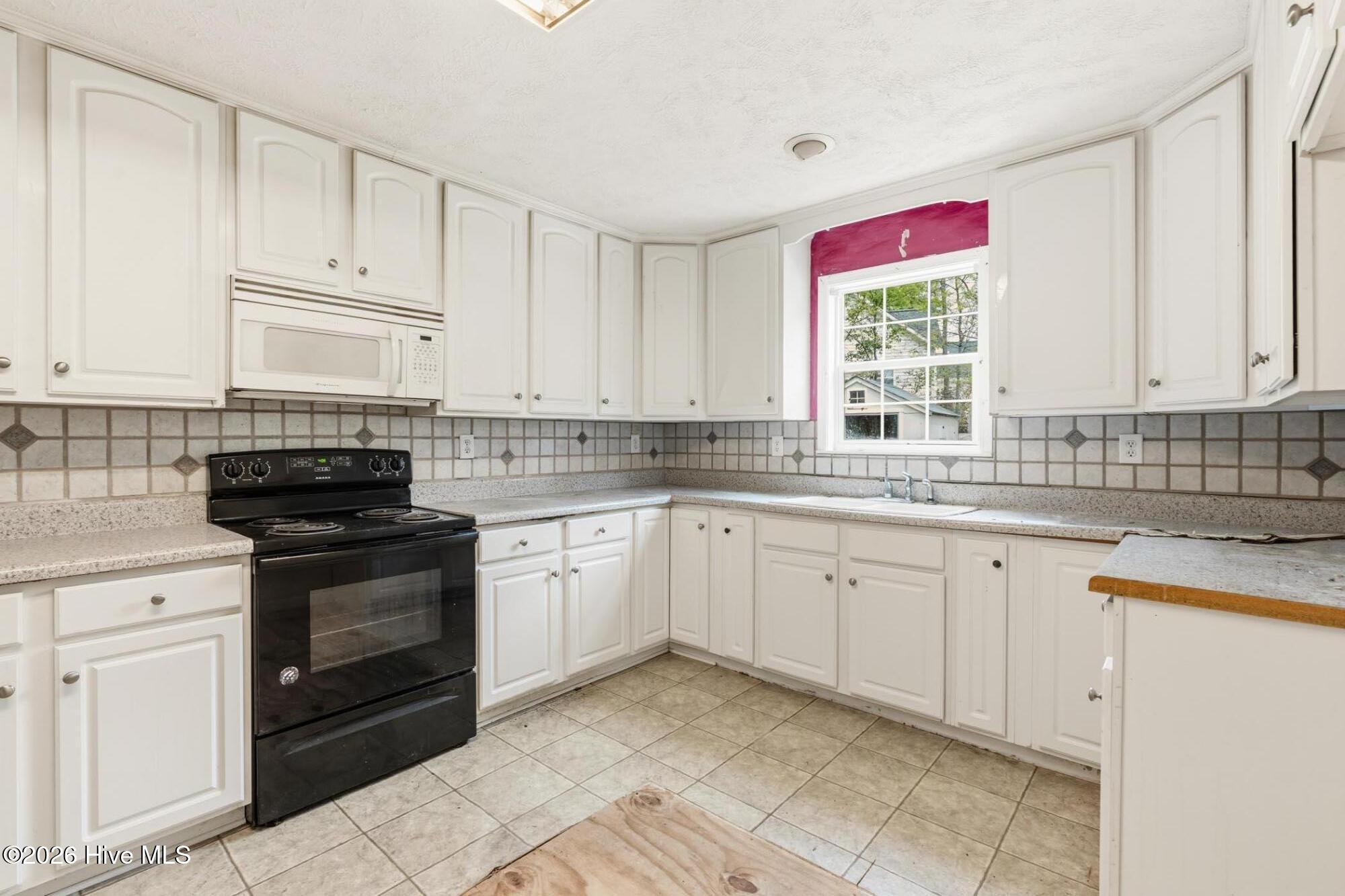 1200 Oak Avenue Property Photo 9
