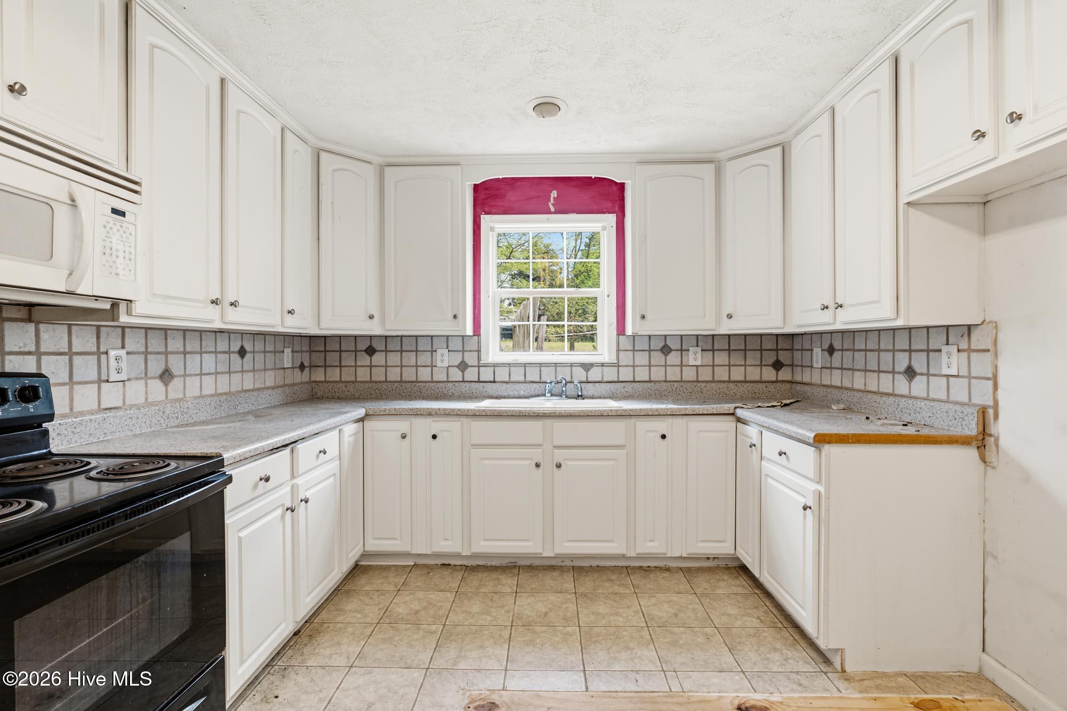 1200 Oak Avenue Property Photo 10
