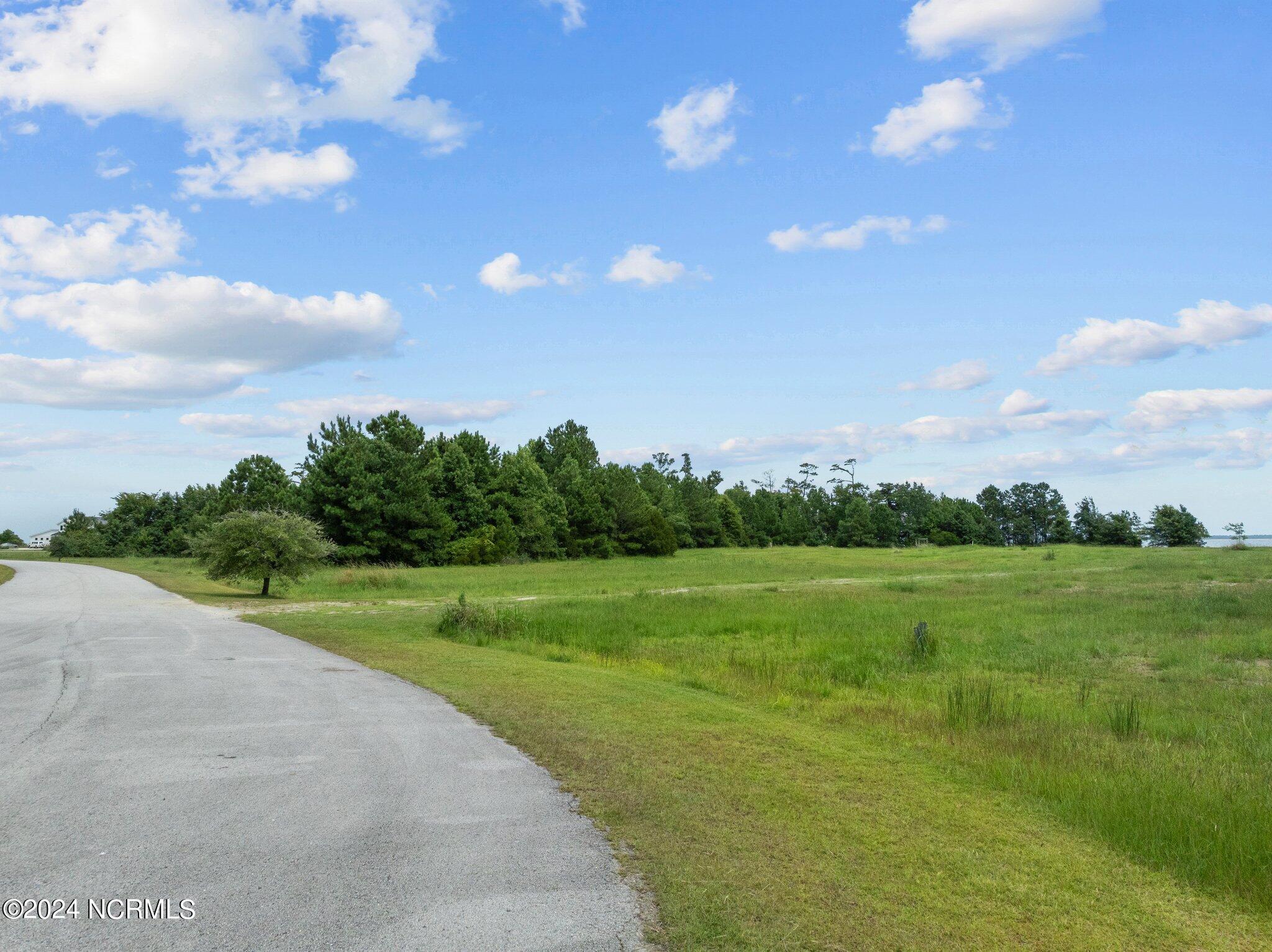 363 31 Wind Lake Road S Property Photo 14