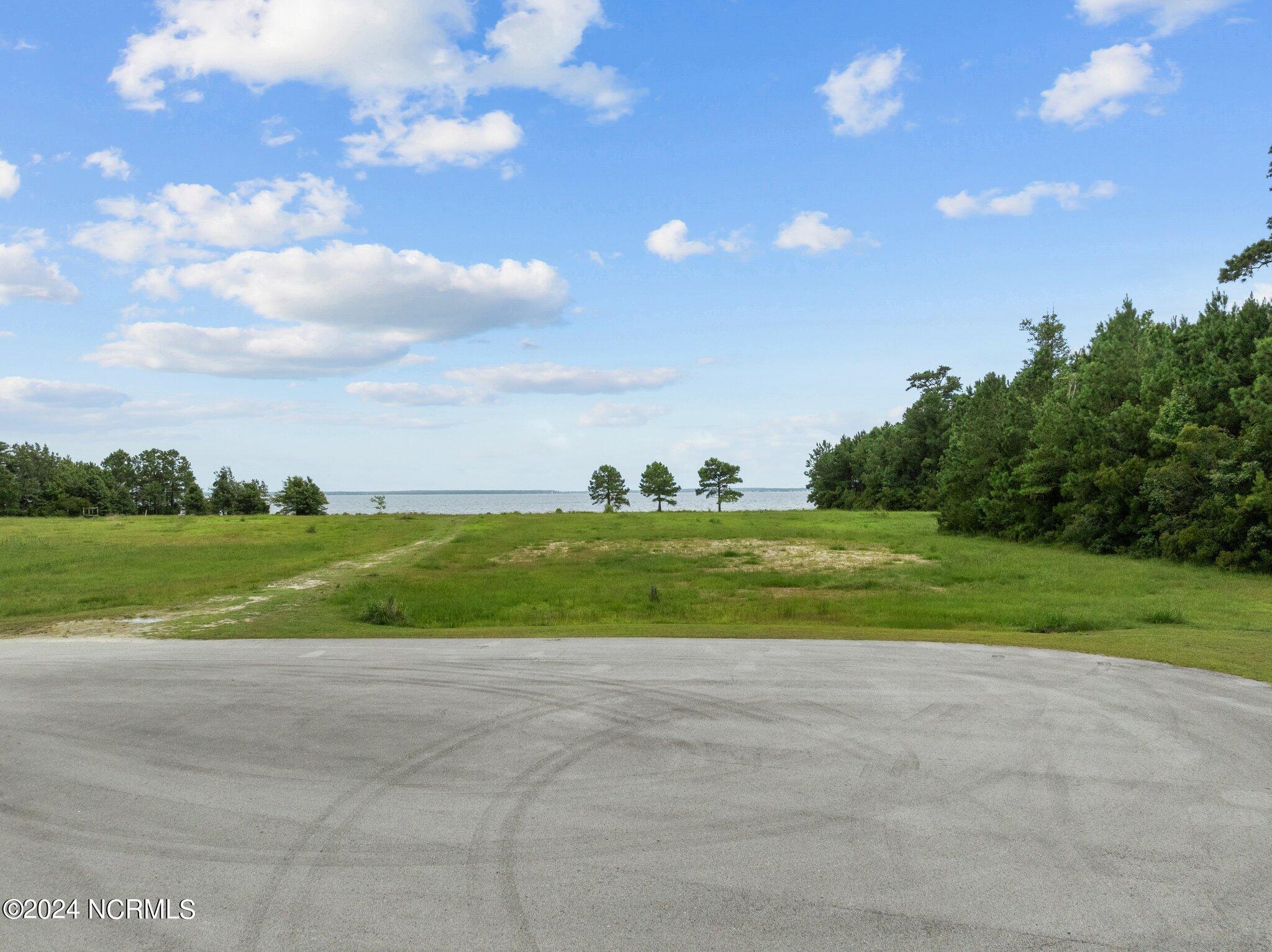 363 31 Wind Lake Road S Property Photo 16