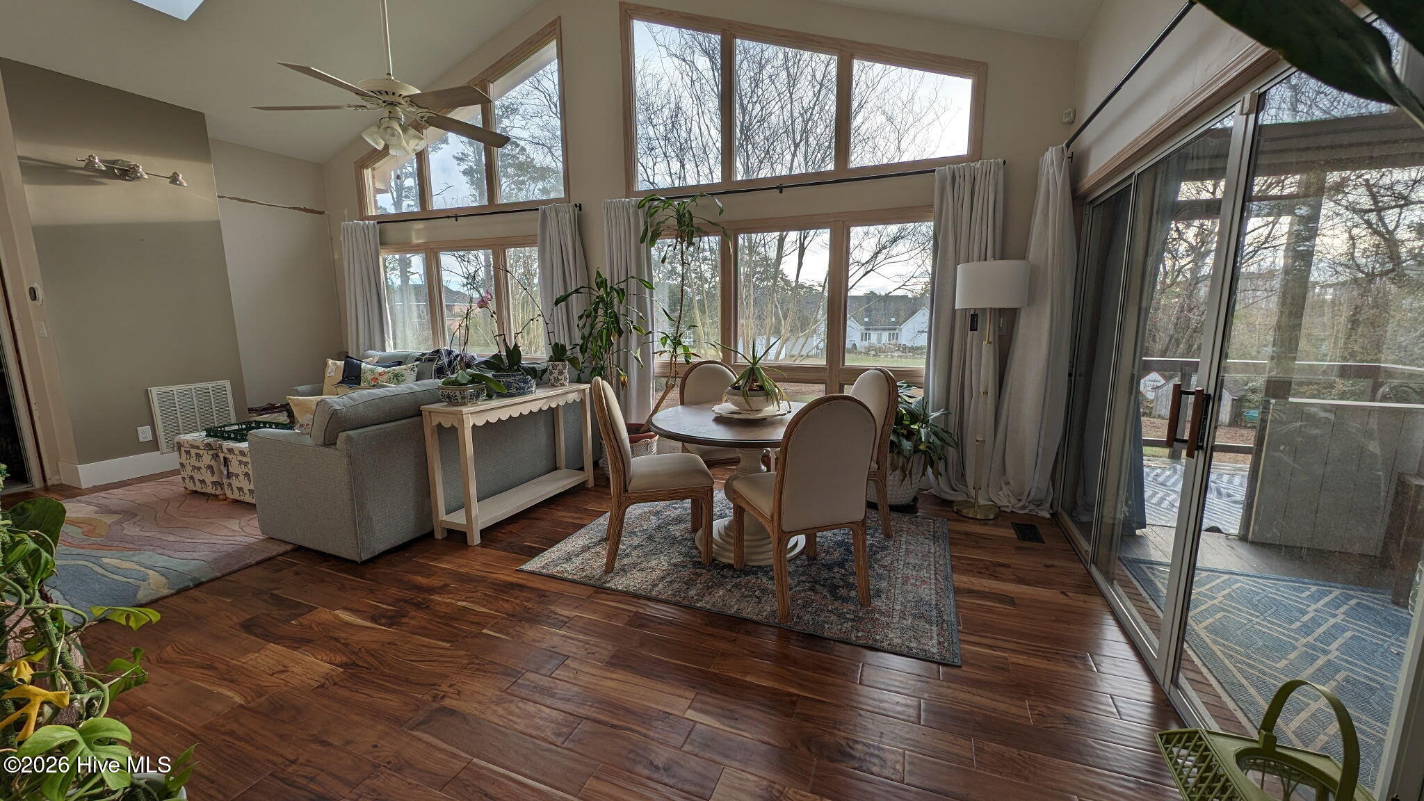 215 Harbor Drive Property Photo 9