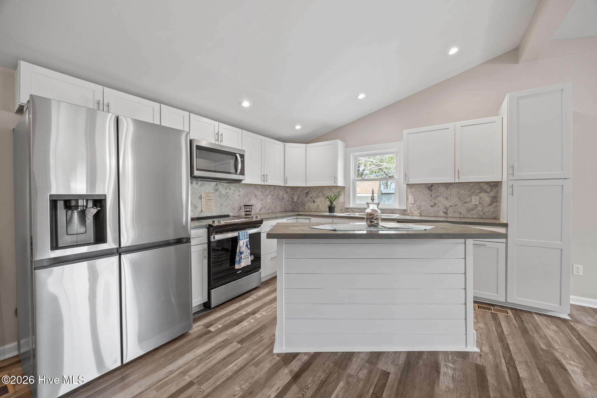 108 Park Avenue Property Photo 10