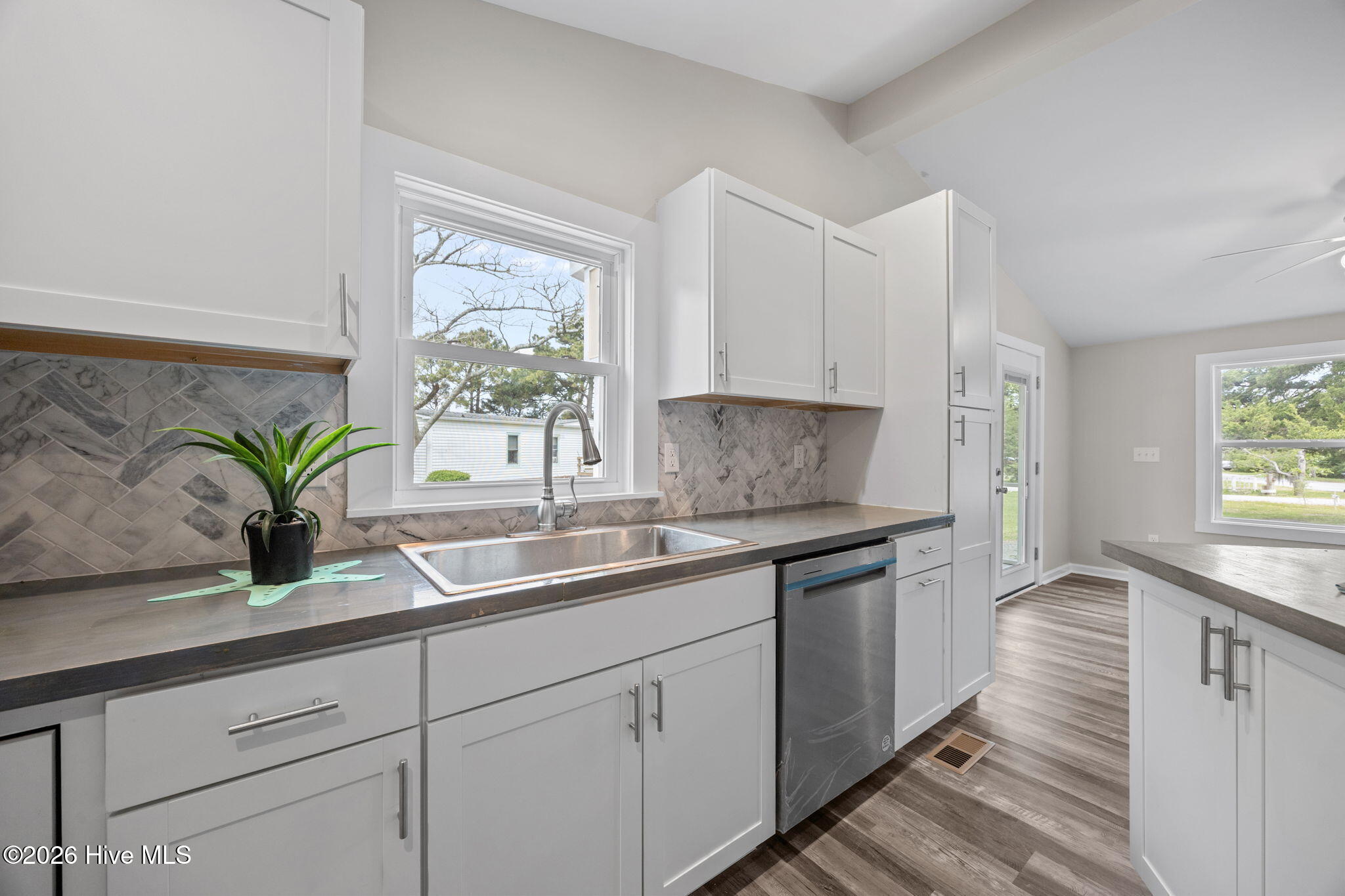 108 Park Avenue Property Photo 11