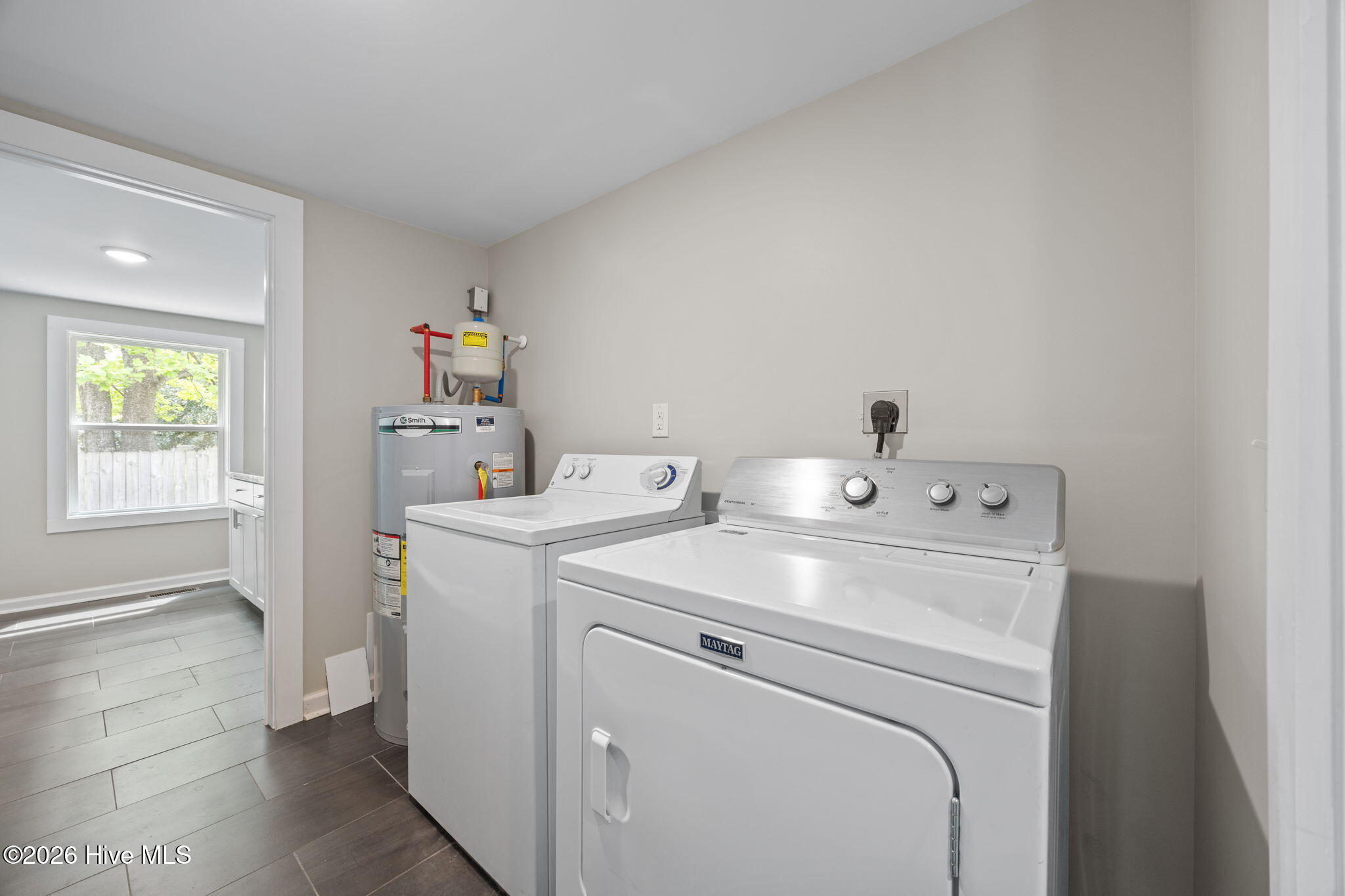 108 Park Avenue Property Photo 23