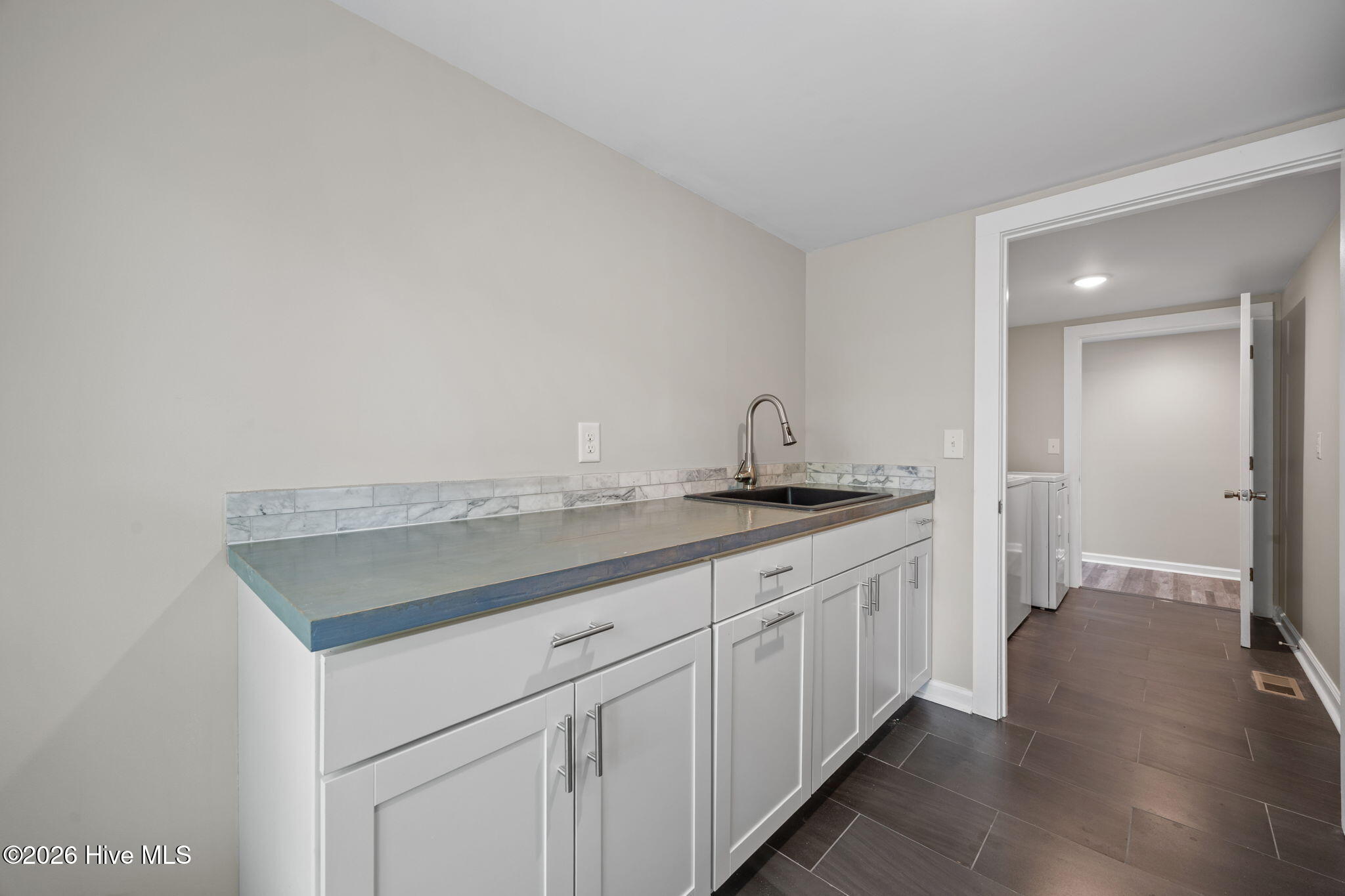 108 Park Avenue Property Photo 24