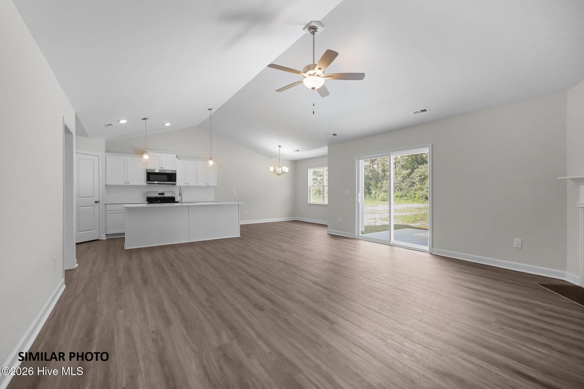 123 Woodford Drive #243 Property Photo 5