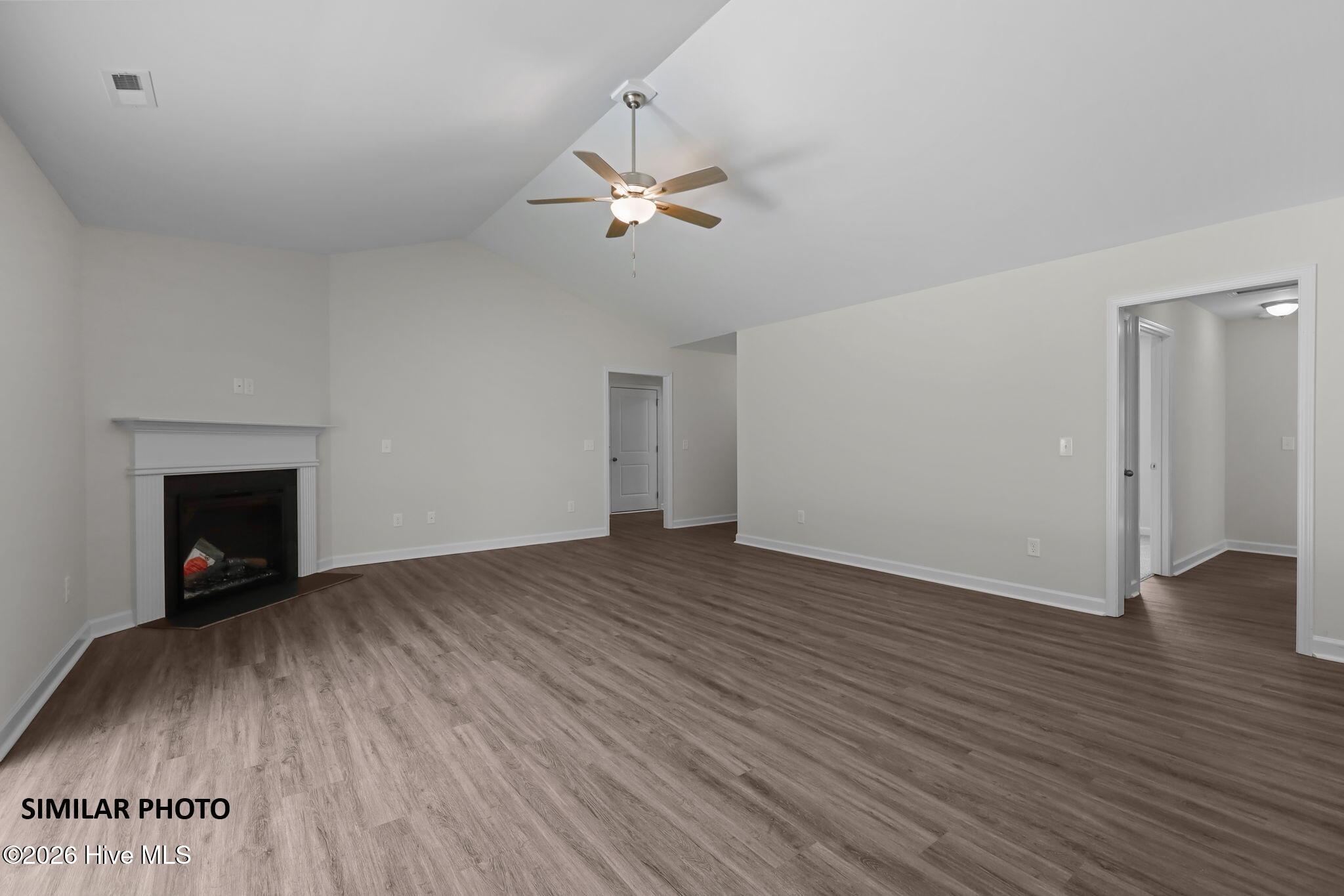 123 Woodford Drive #243 Property Photo 6