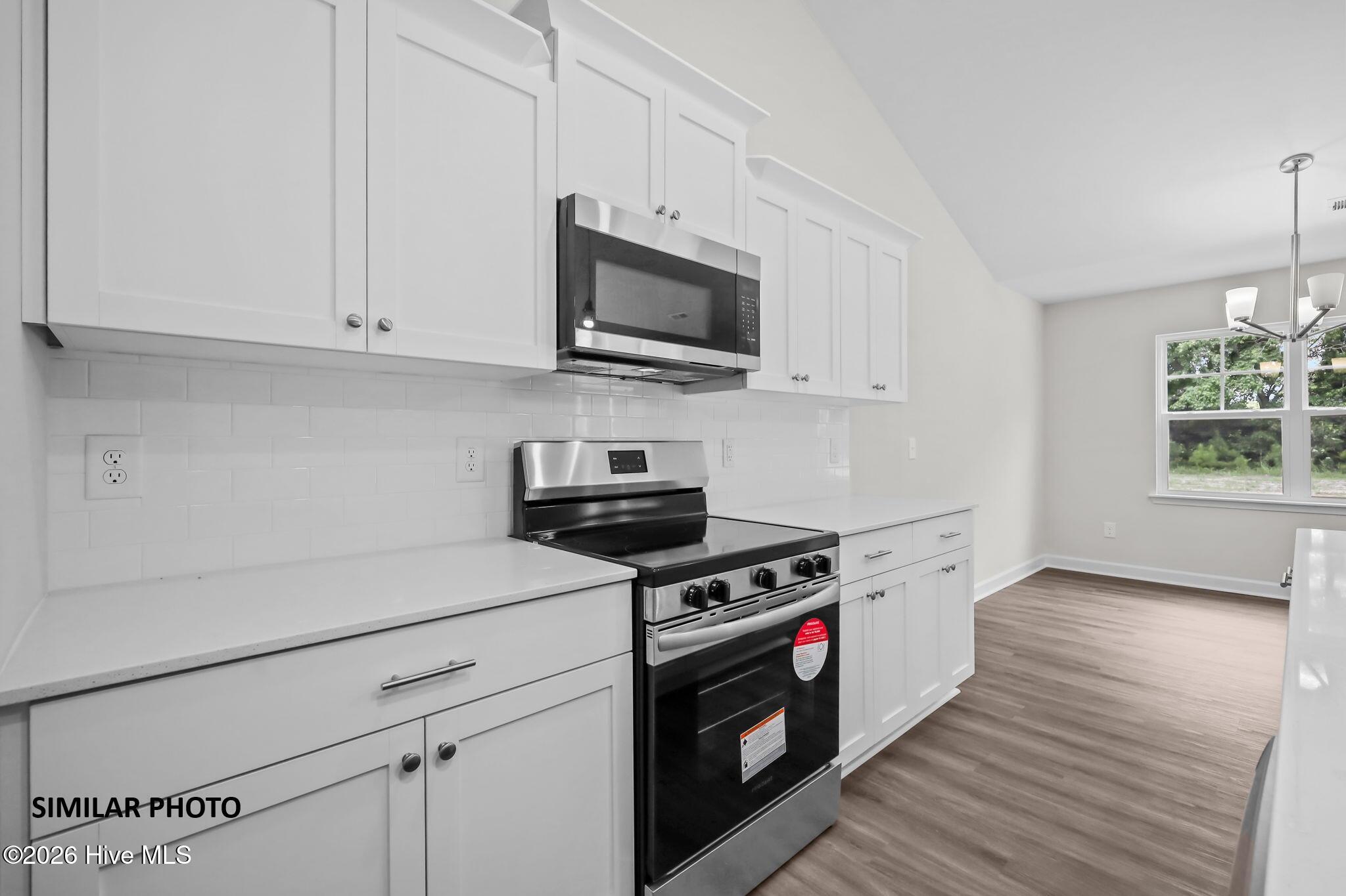 123 Woodford Drive #243 Property Photo 8