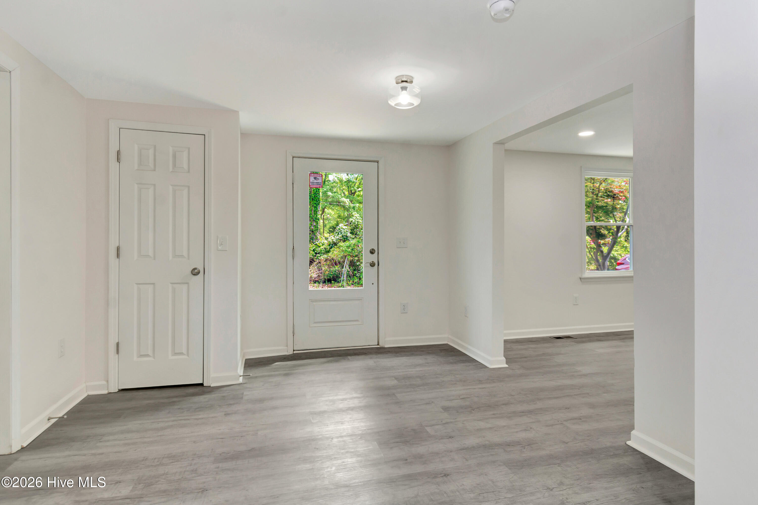 12680 Donna Drive Property Photo 5