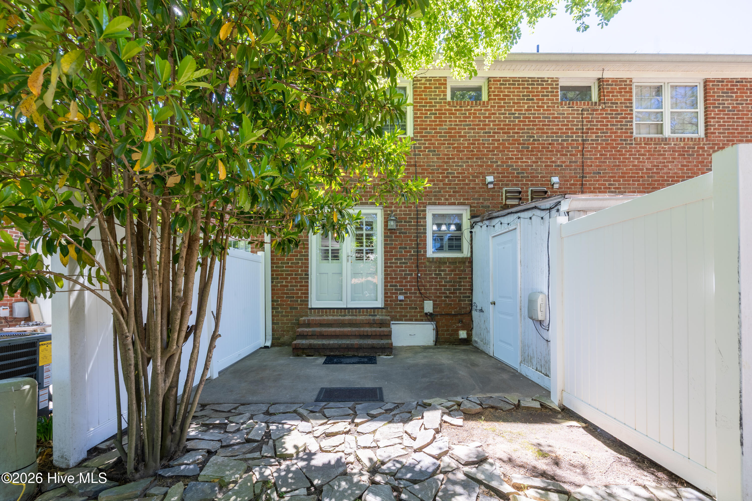 2217 Nash Place N Property Photo 12