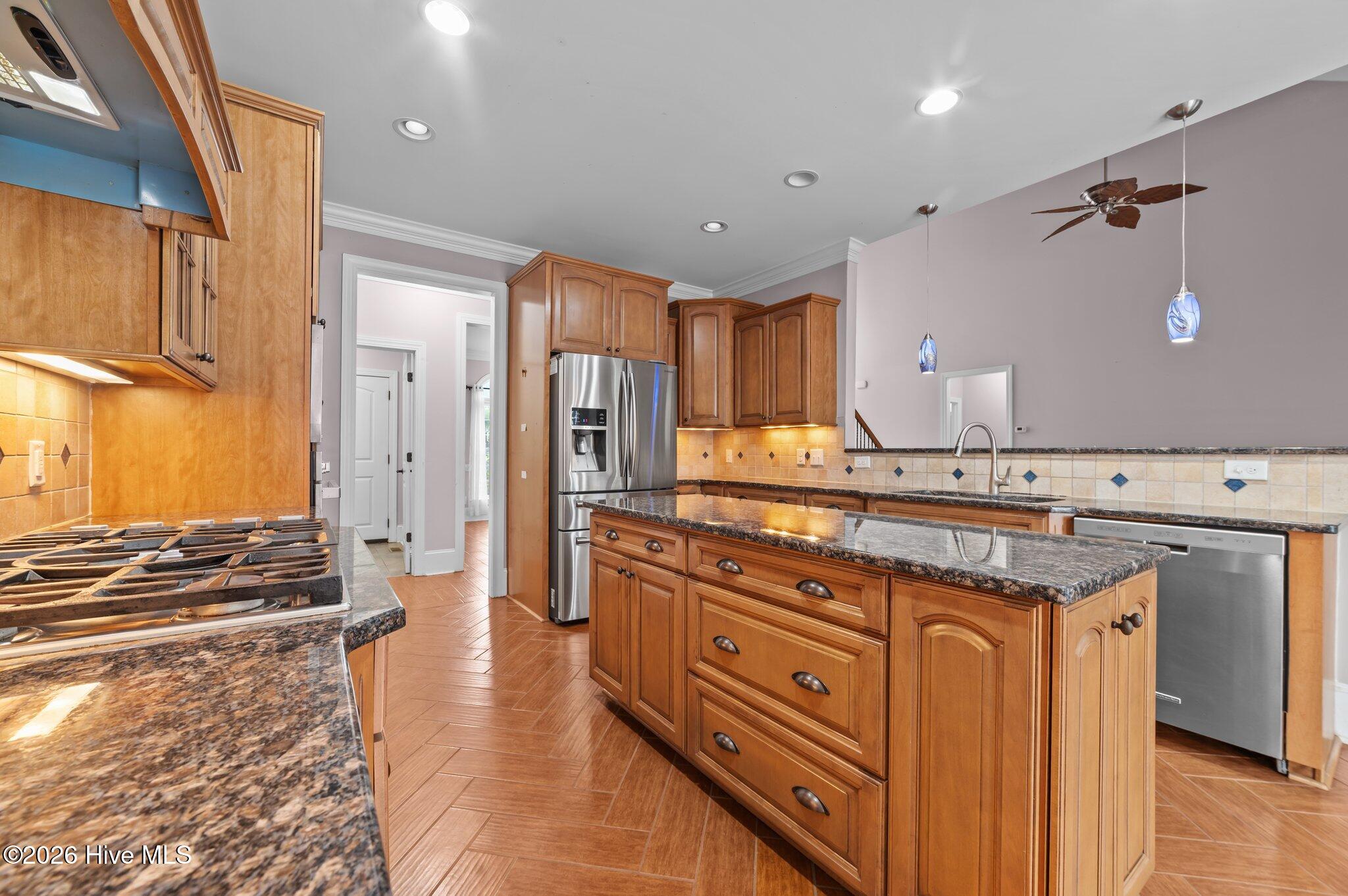 414 Crown Drive Property Photo 10