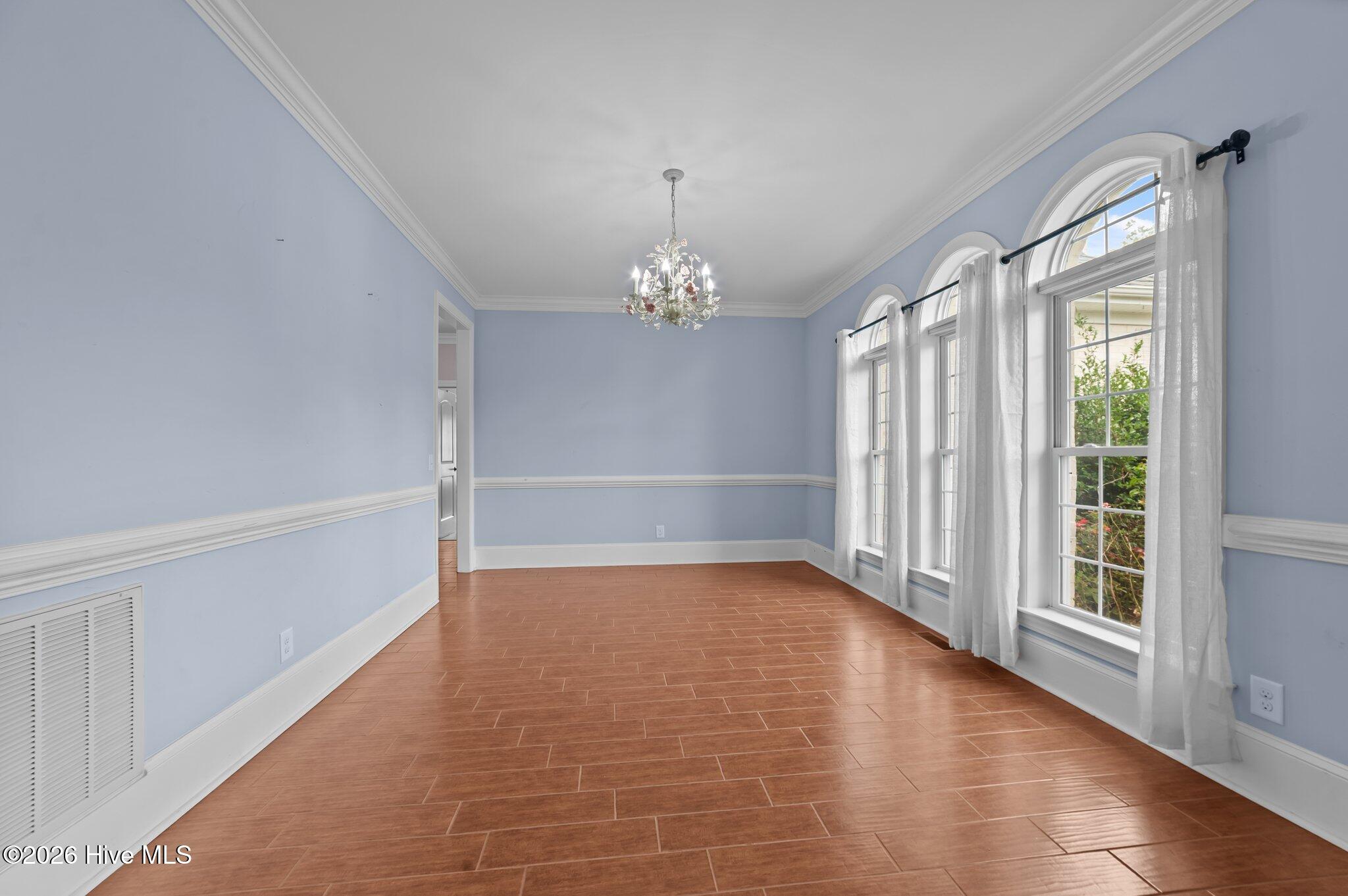 414 Crown Drive Property Photo 15