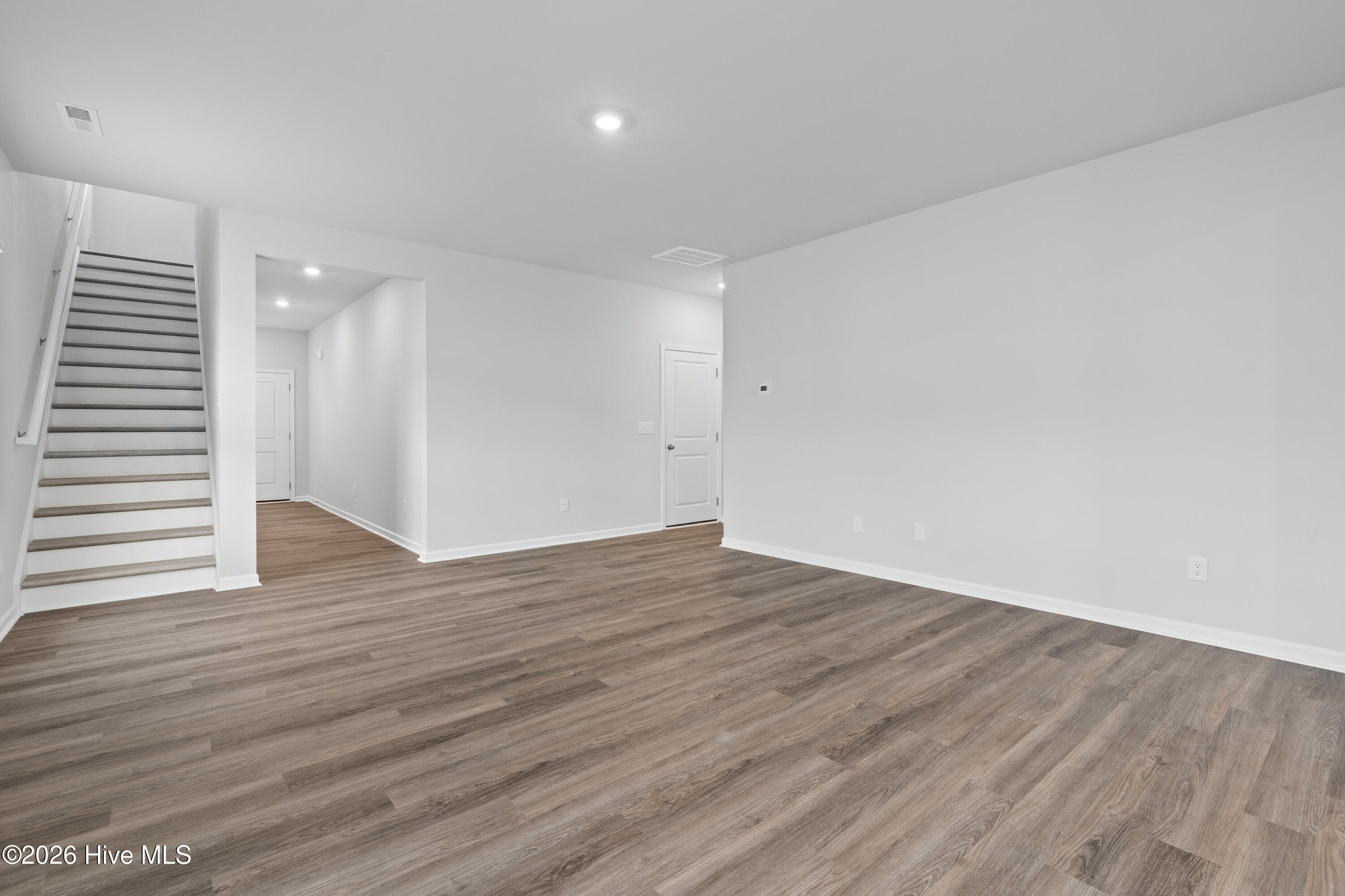 1070 Hanson Drive Property Photo 3