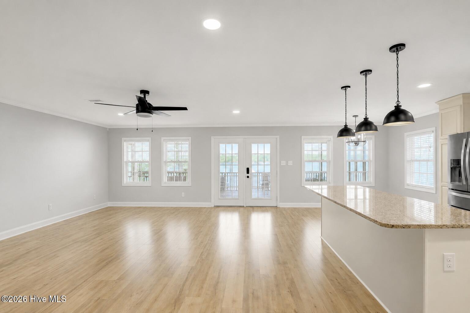 725 Chadwick Shores Drive Property Photo 10