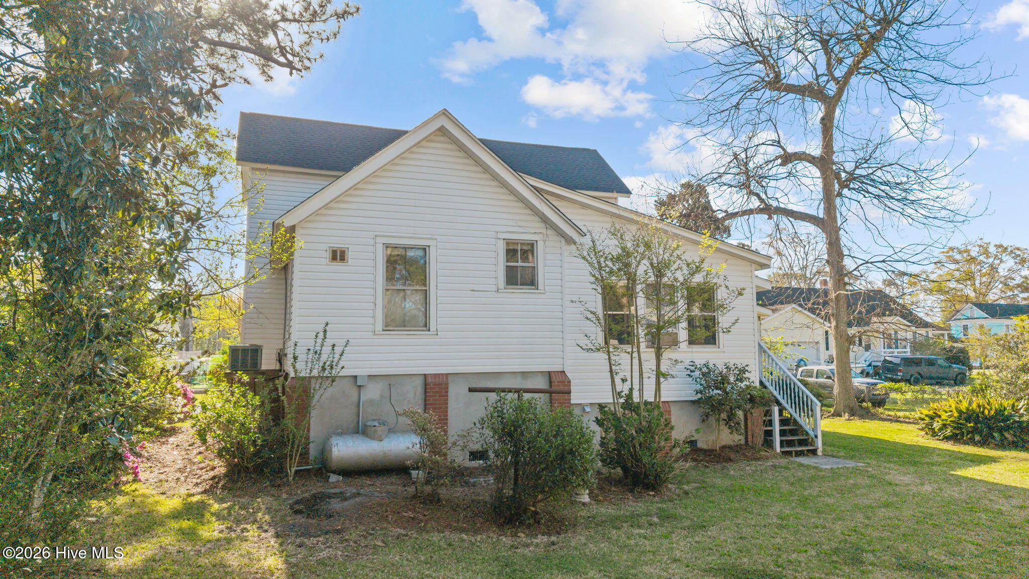 325 Broad Street Property Photo 7