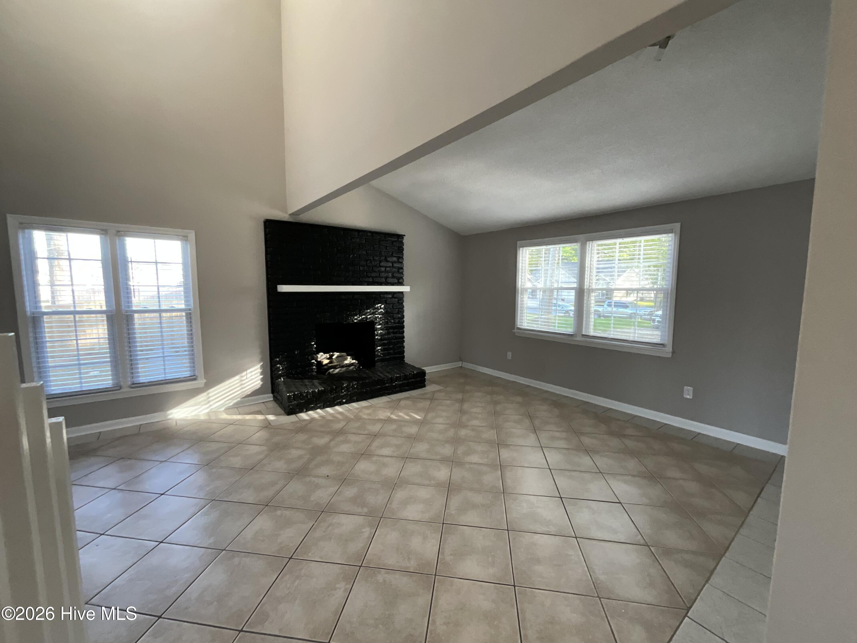 3203 Gordon Drive Property Photo 4