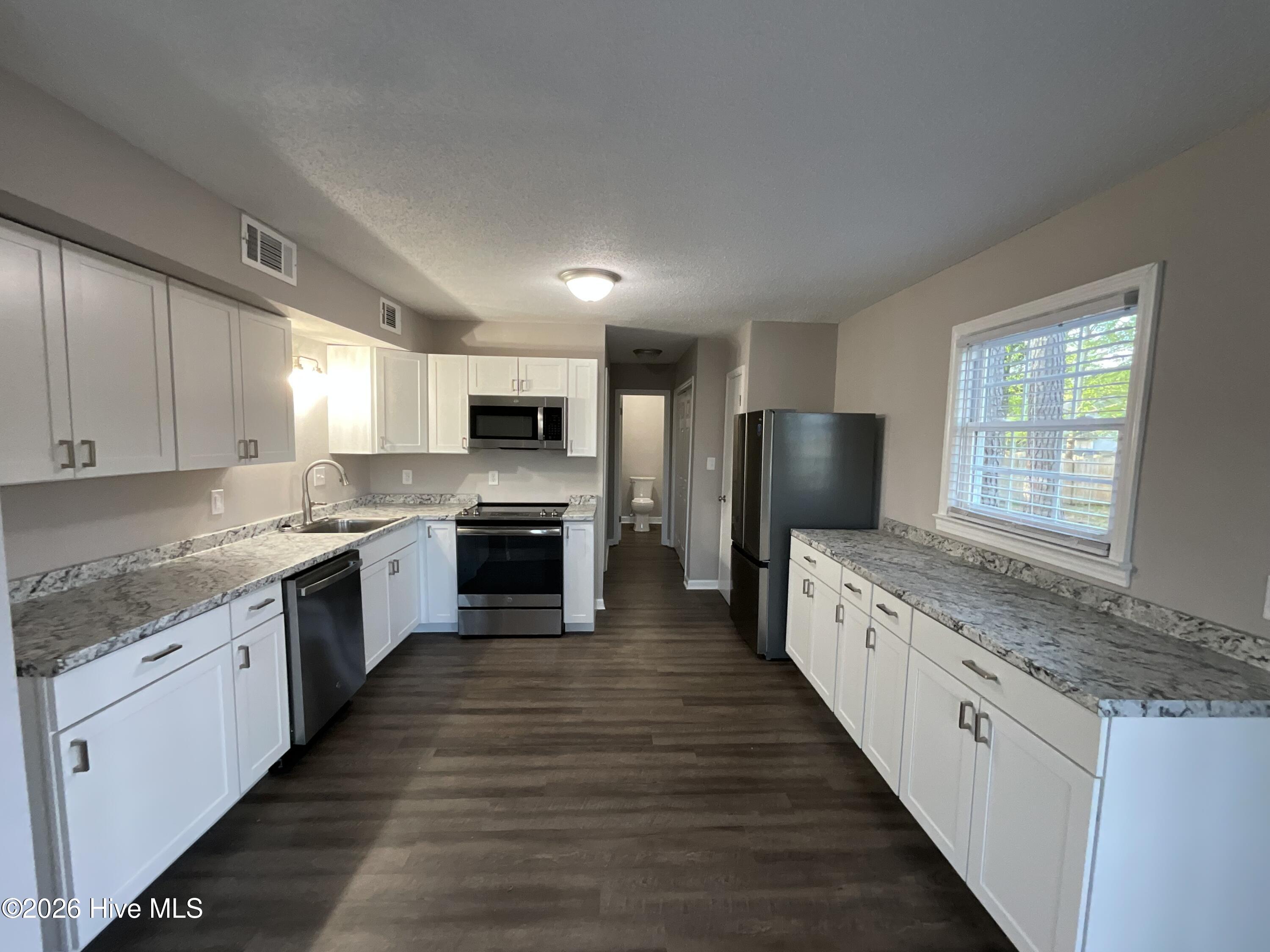 3203 Gordon Drive Property Photo 7