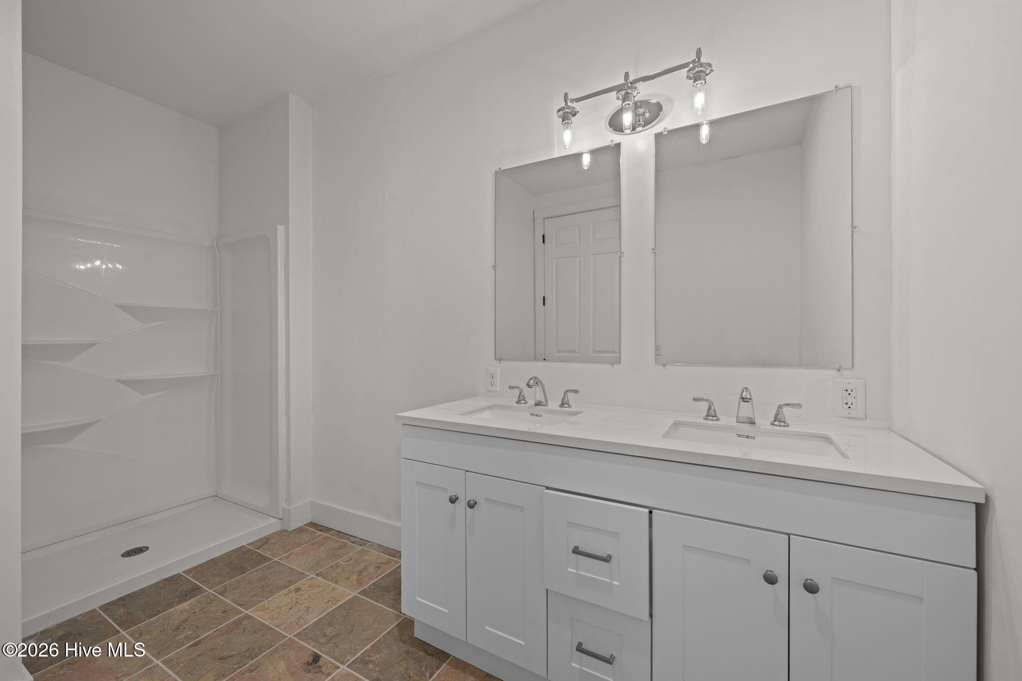 2180 Nc 304 B Property Photo 28