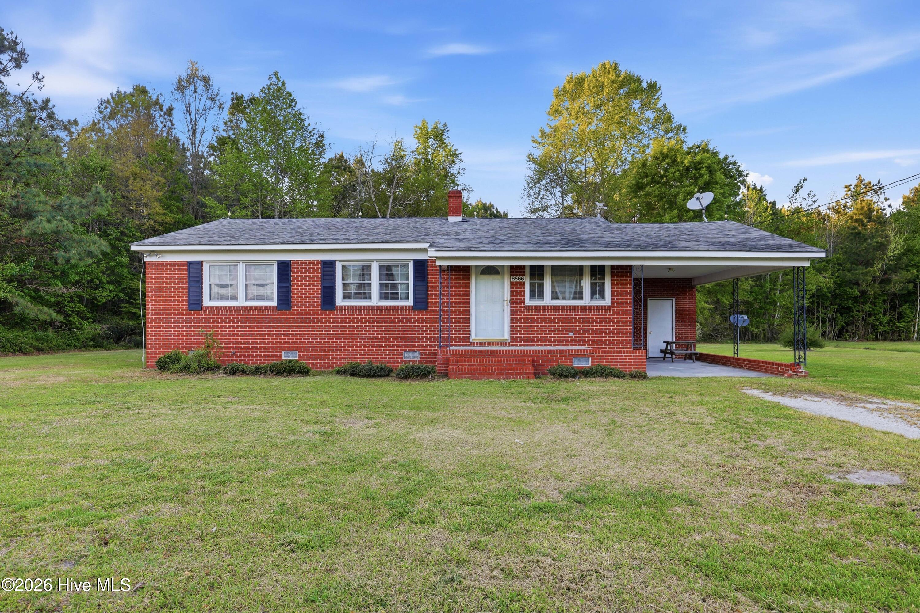 6566 Hwy 41 W Property Photo 2