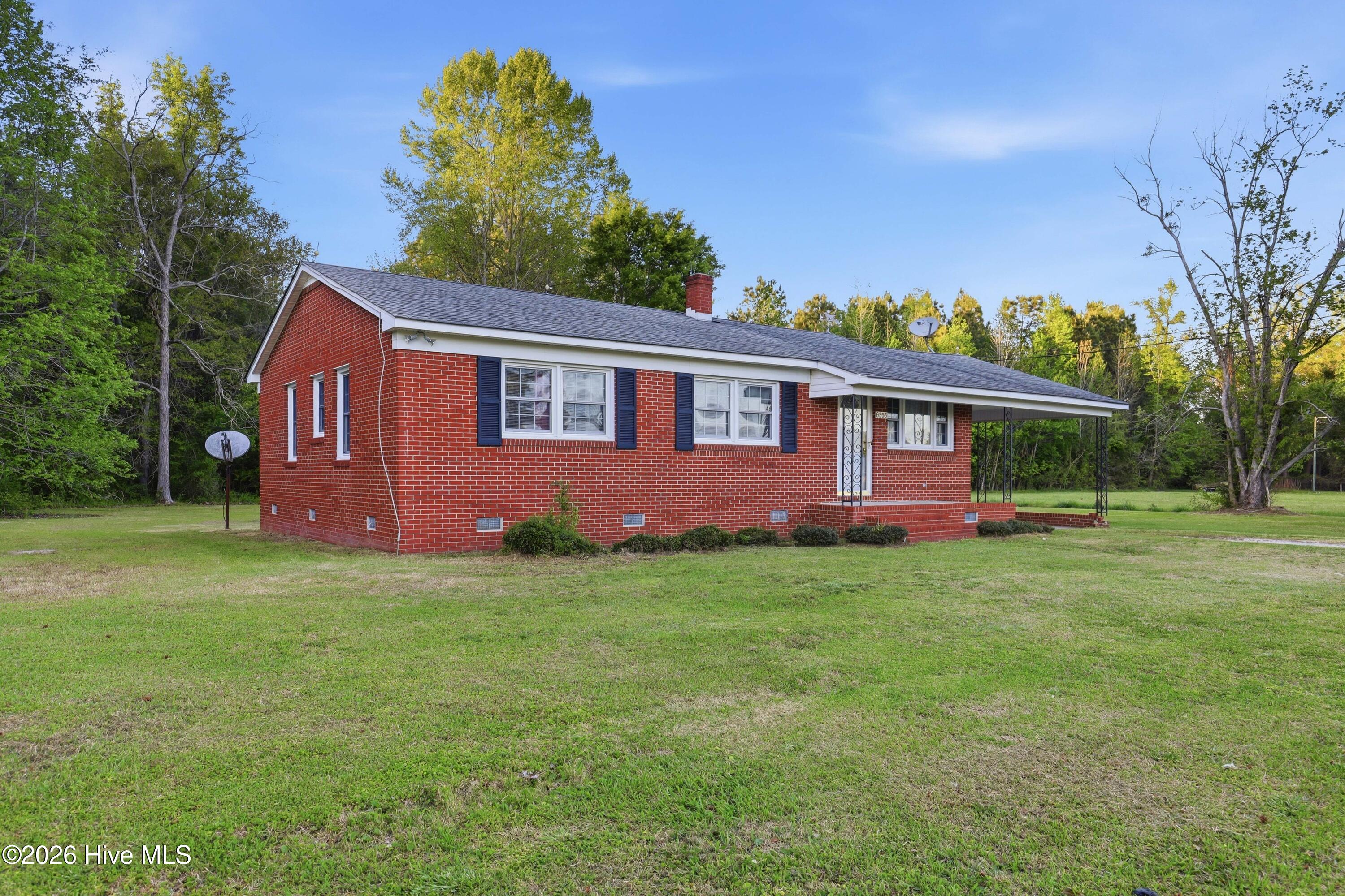 6566 Hwy 41 W Property Photo 4