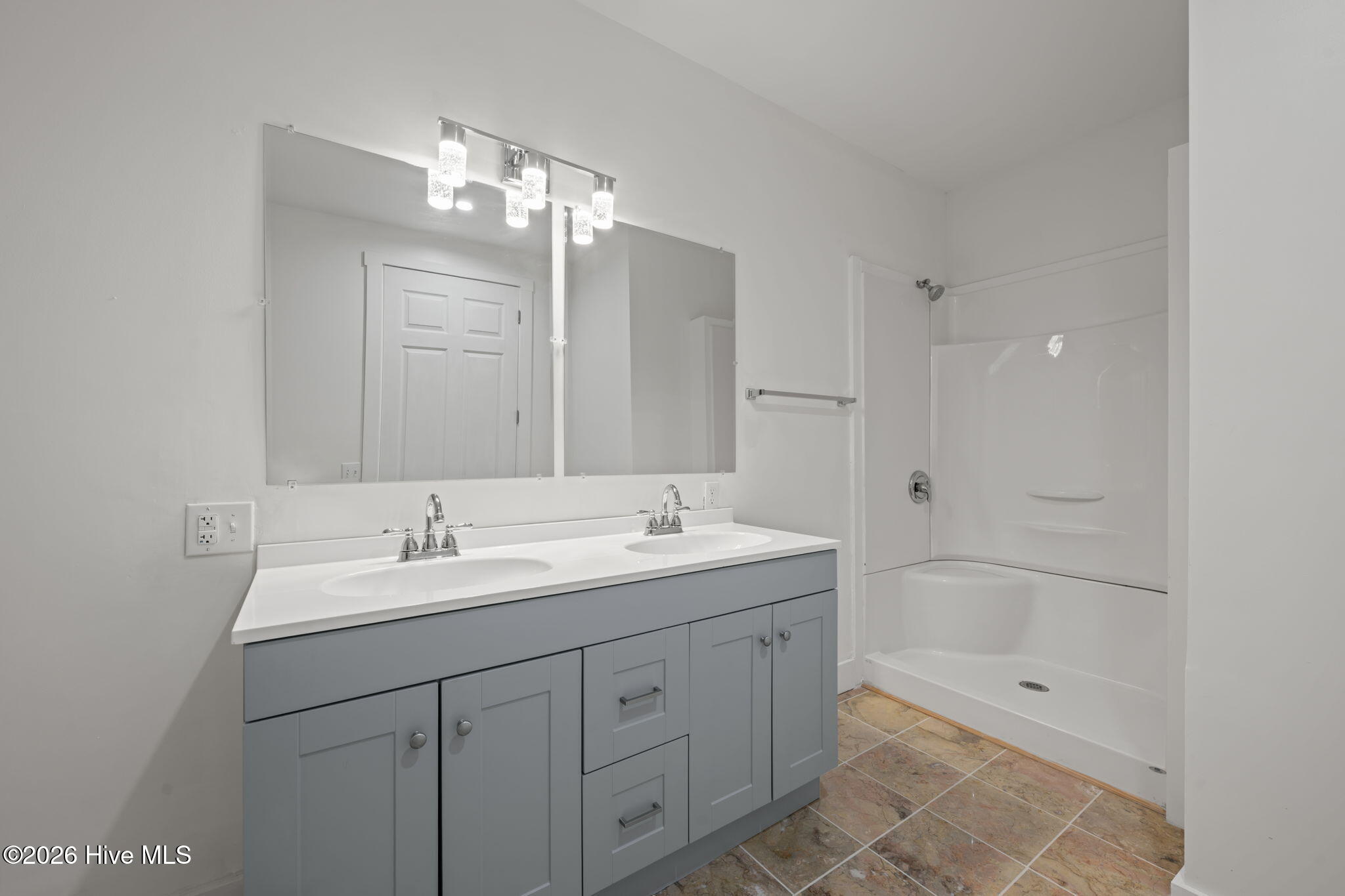 2180 Nc 304 C Property Photo 29