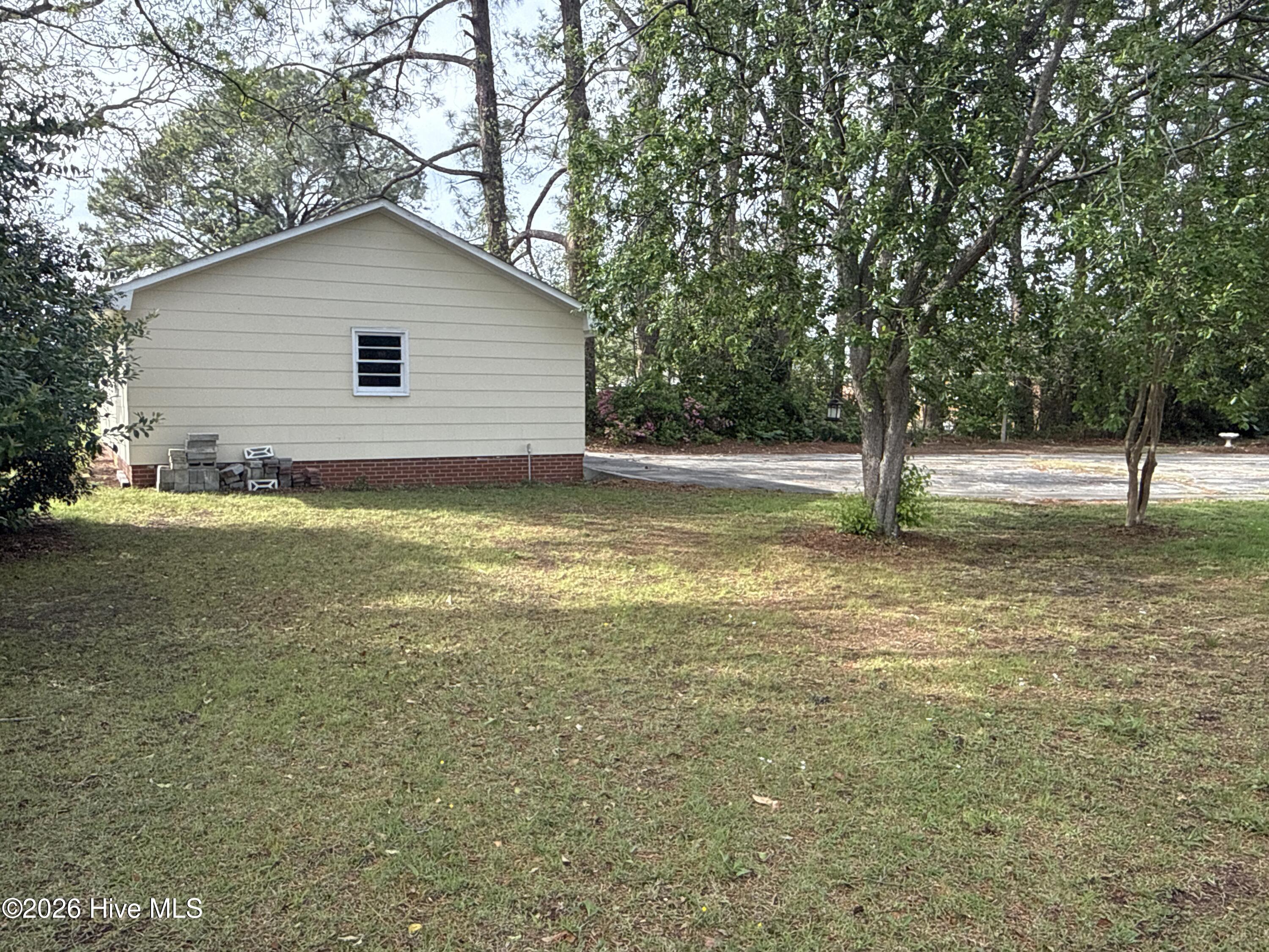 415 E 5th Street Property Photo 5