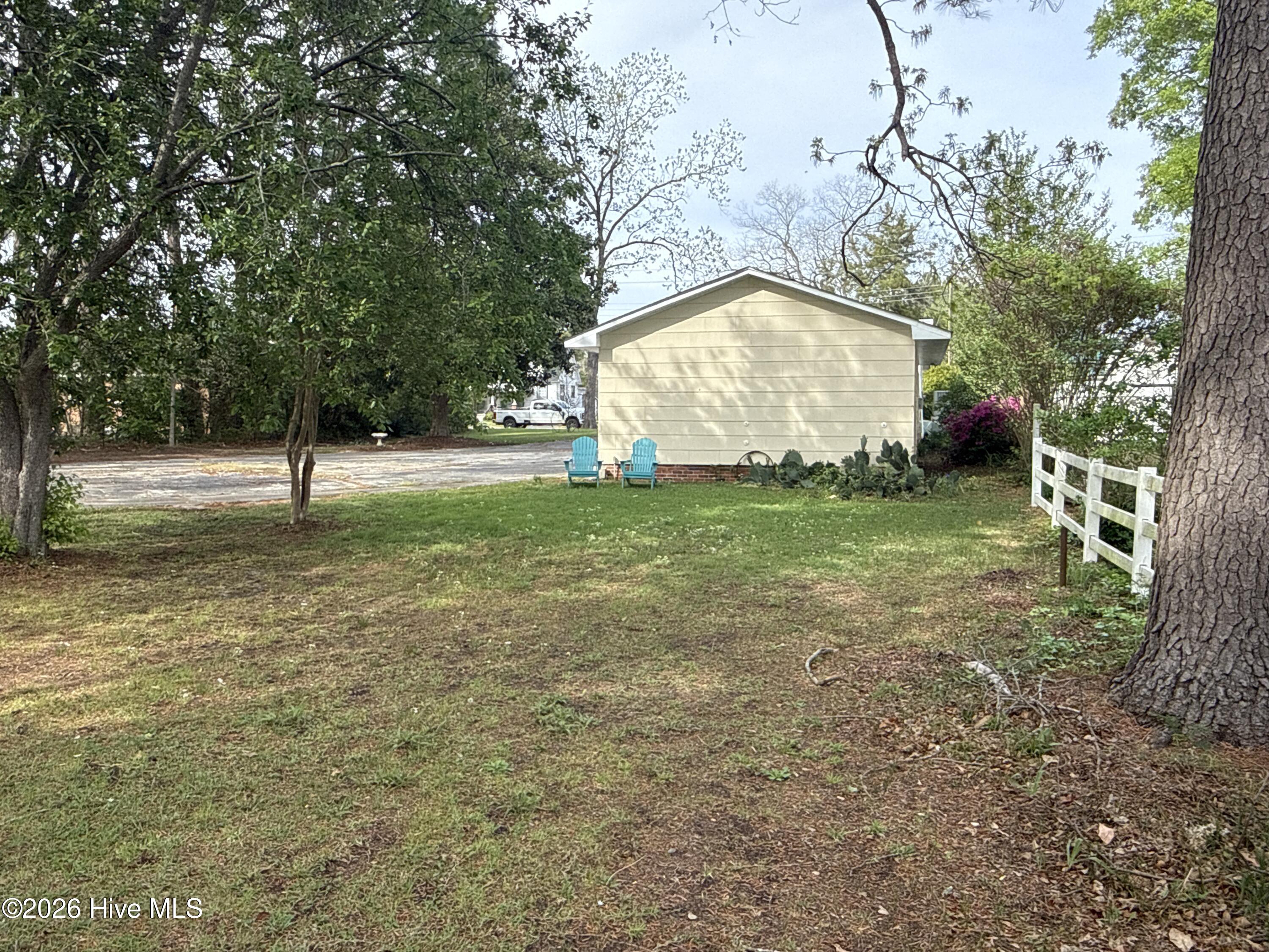 415 E 5th Street Property Photo 6