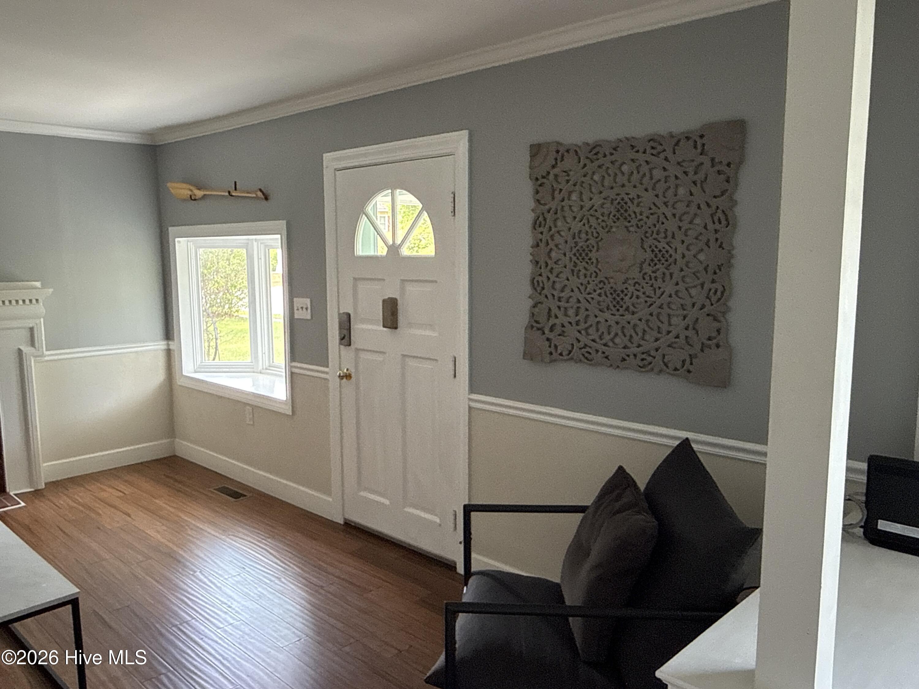415 E 5th Street Property Photo 7